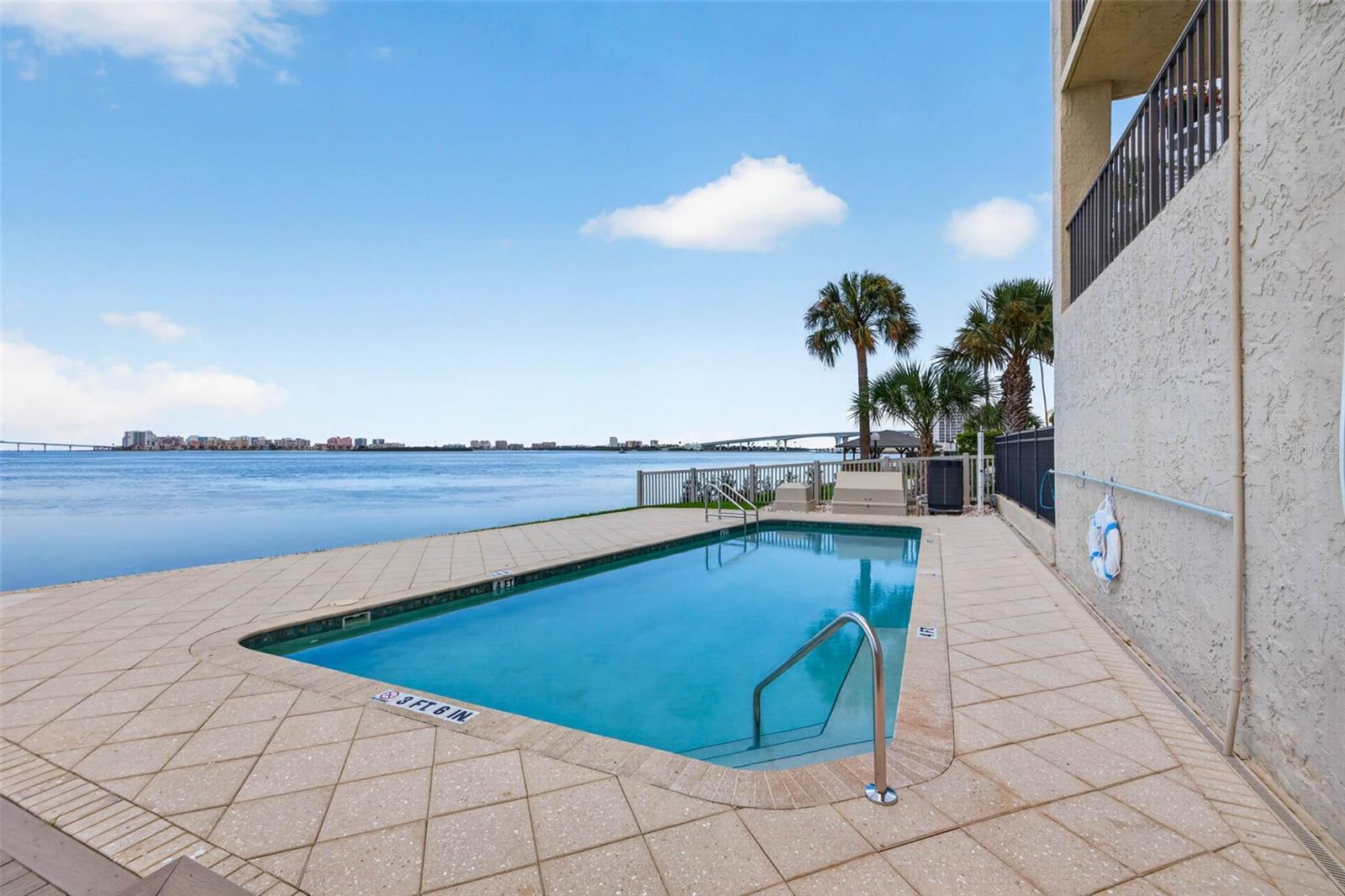 CAMELOT OAKS CONDO - Residential