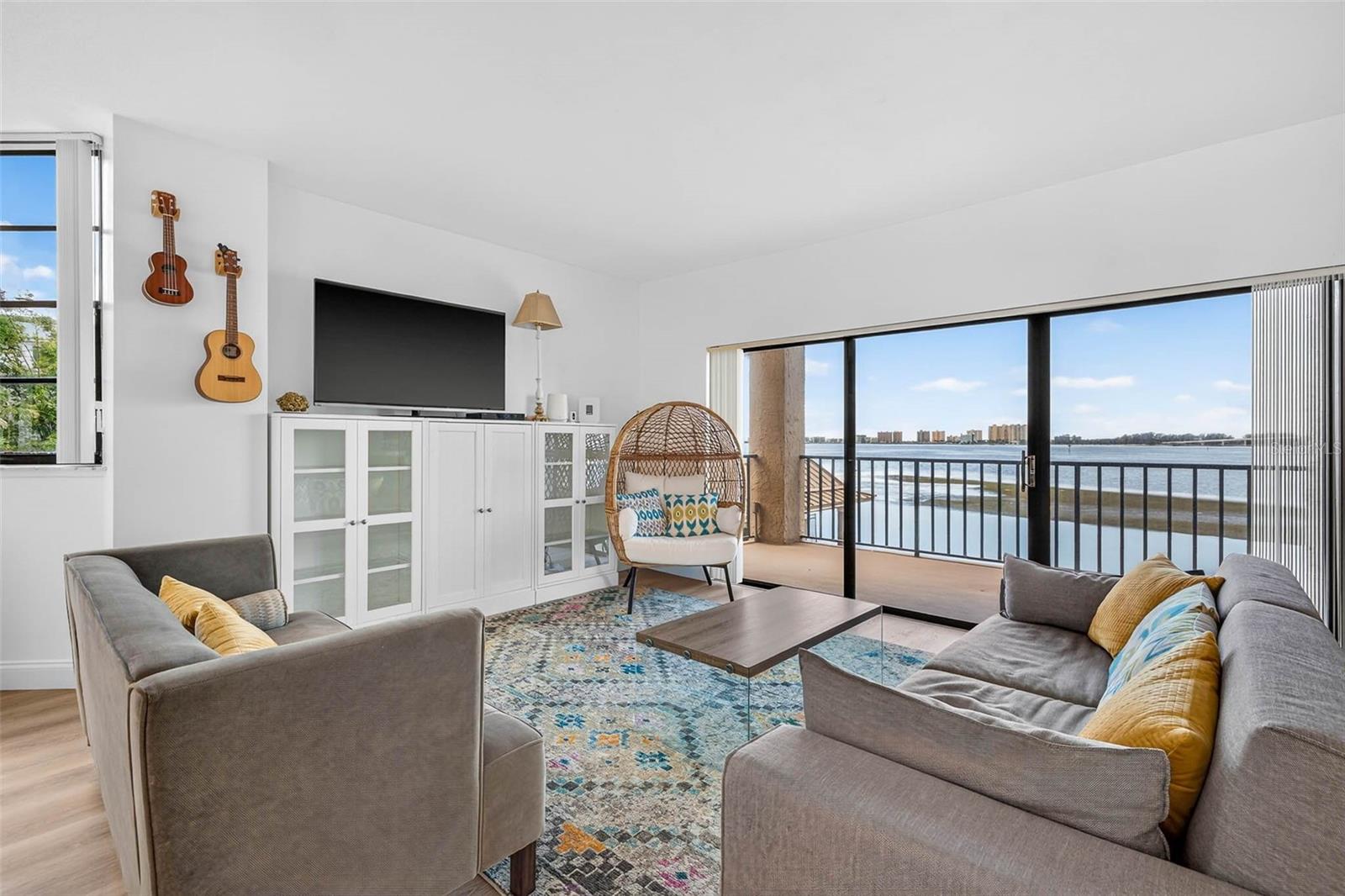 CAMELOT OAKS CONDO - Residential