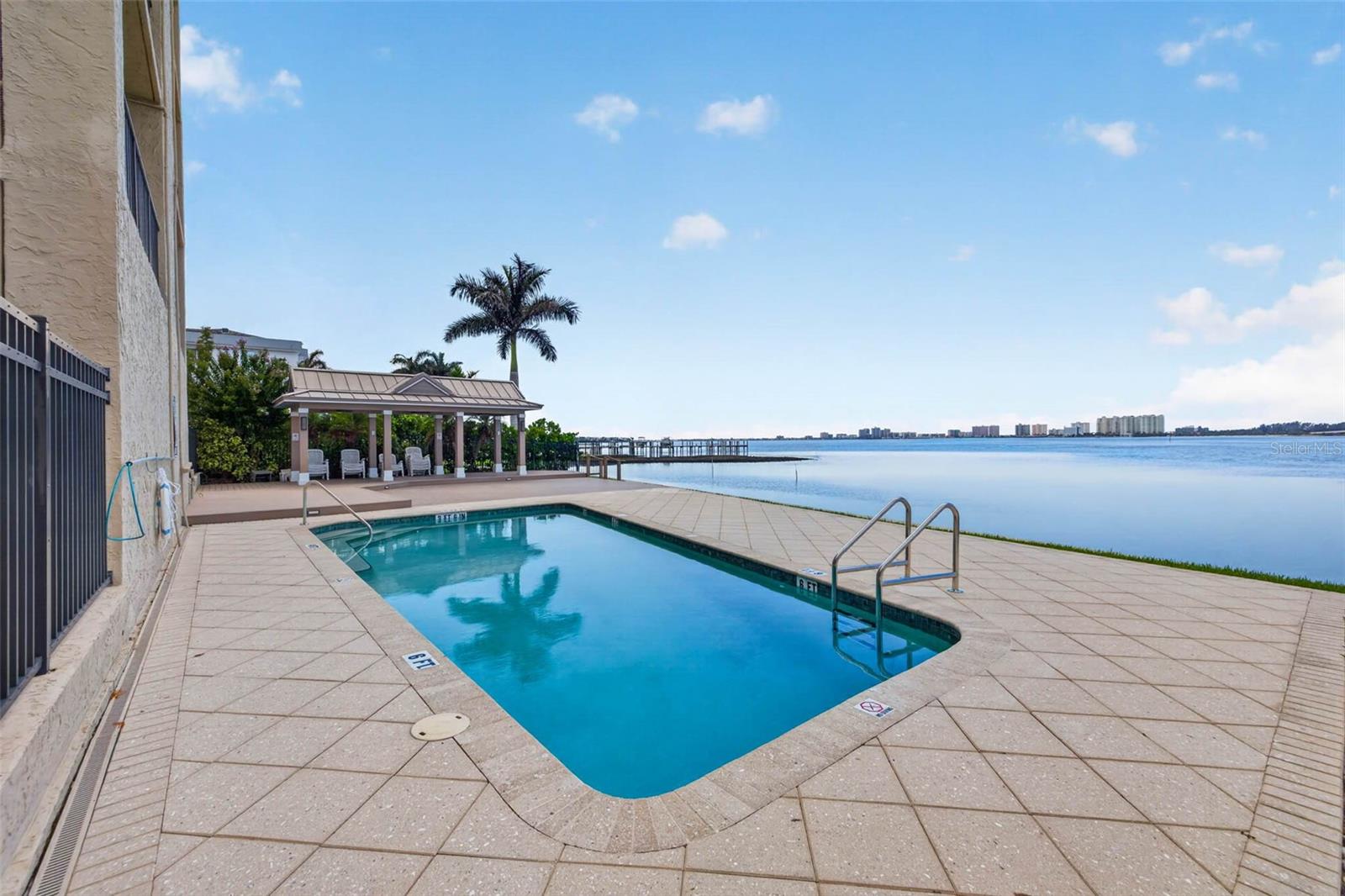 CAMELOT OAKS CONDO - Residential
