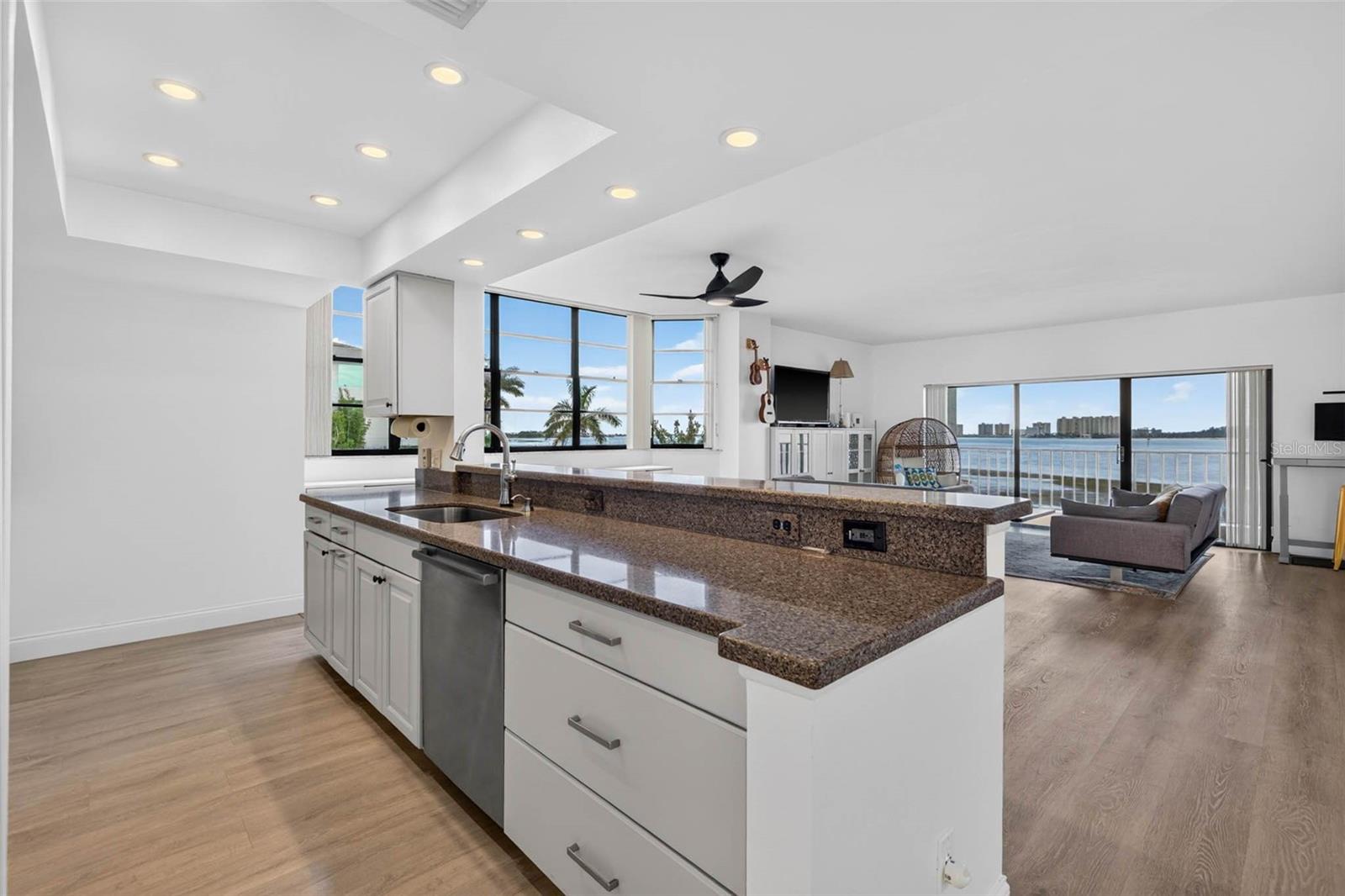 CAMELOT OAKS CONDO - Residential