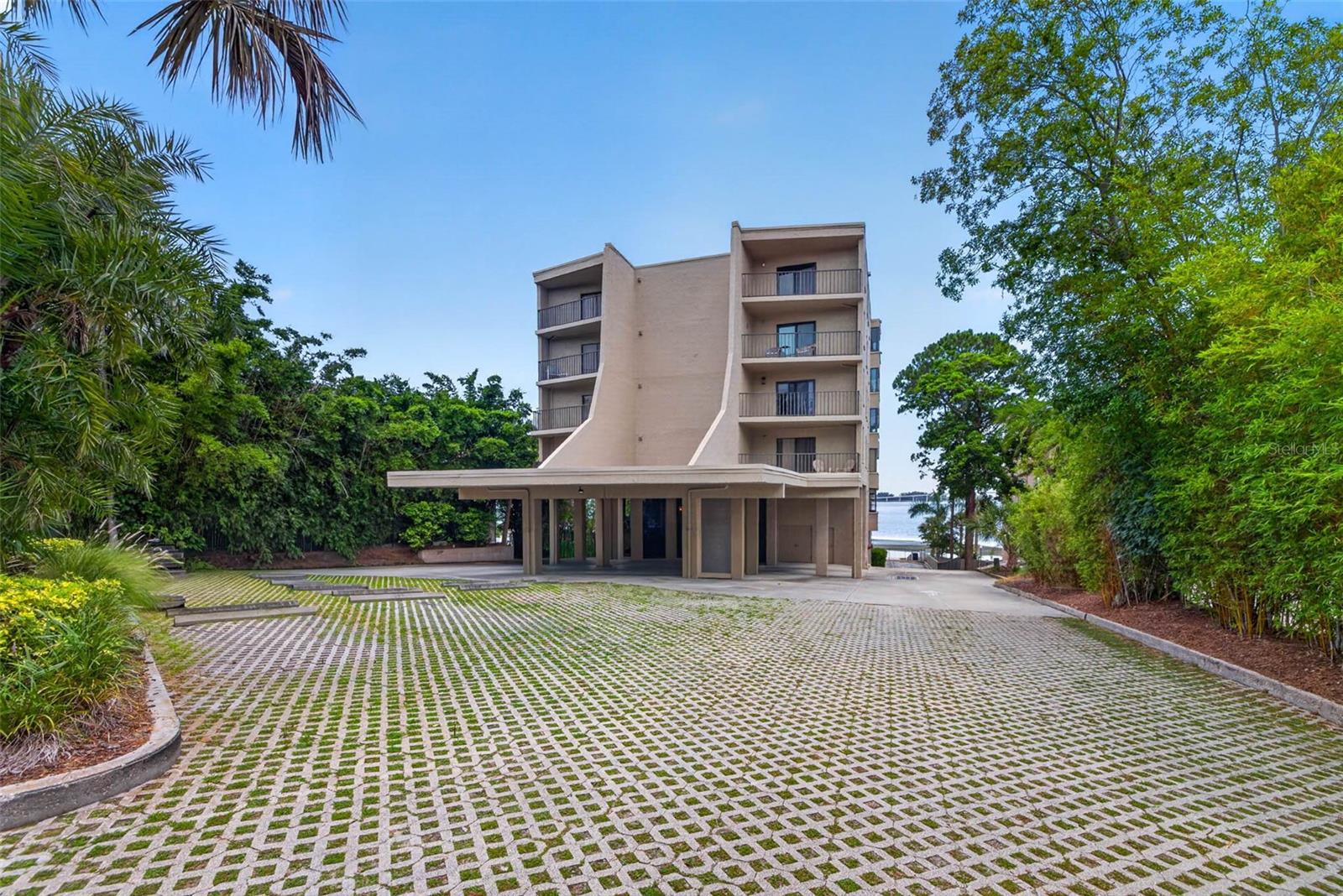 CAMELOT OAKS CONDO - Residential