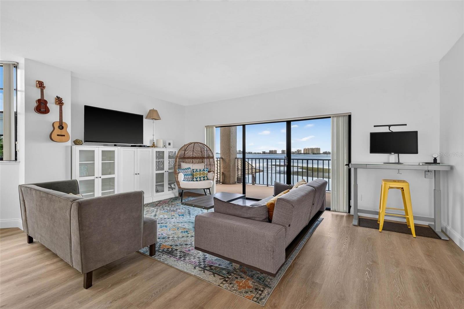 CAMELOT OAKS CONDO - Residential