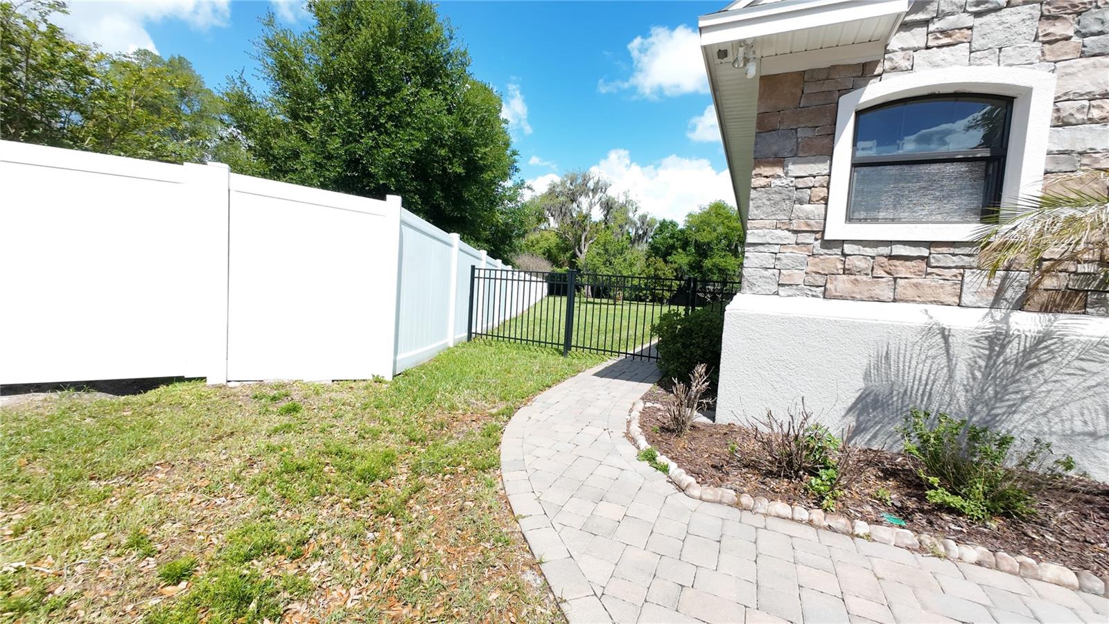 SOUTHERN OAKS - Residential