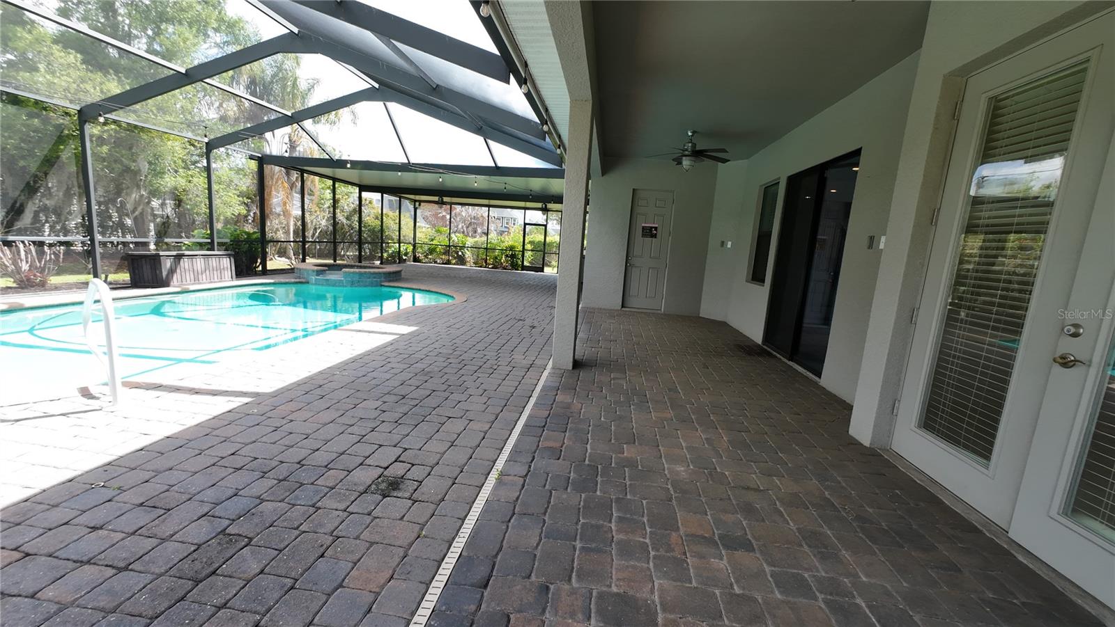 SOUTHERN OAKS - Residential