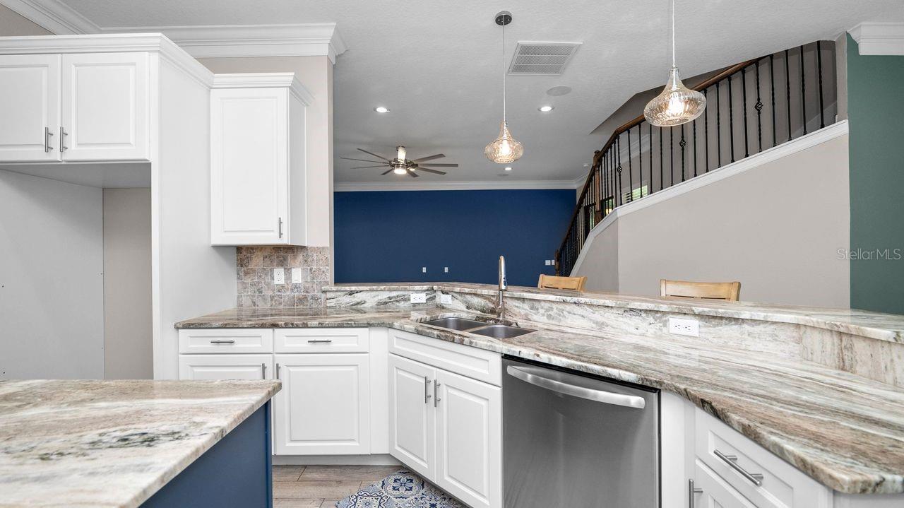 SOUTHERN OAKS - Residential