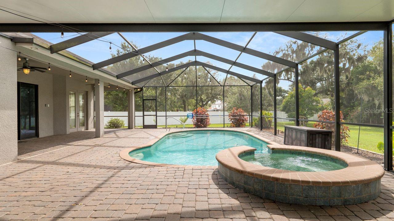SOUTHERN OAKS - Residential