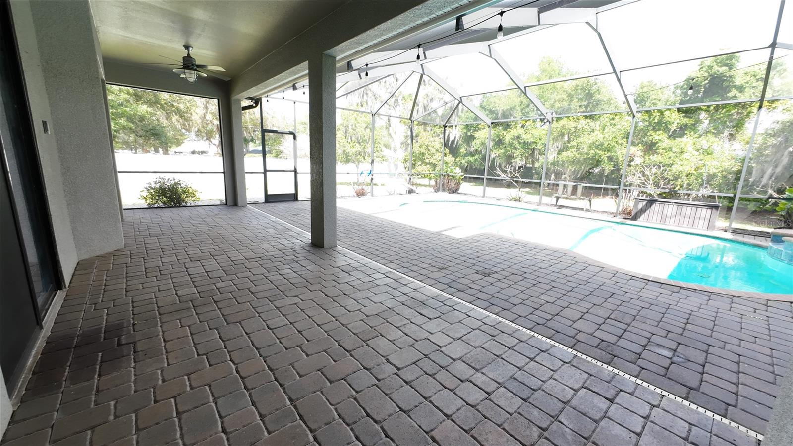 SOUTHERN OAKS - Residential