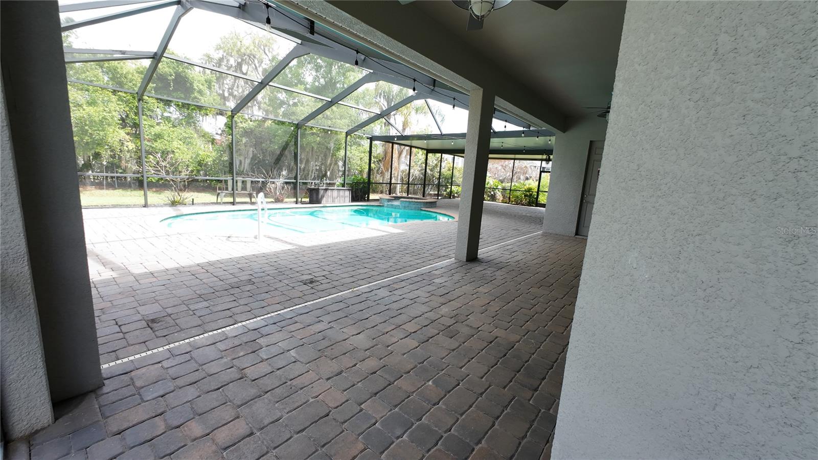 SOUTHERN OAKS - Residential