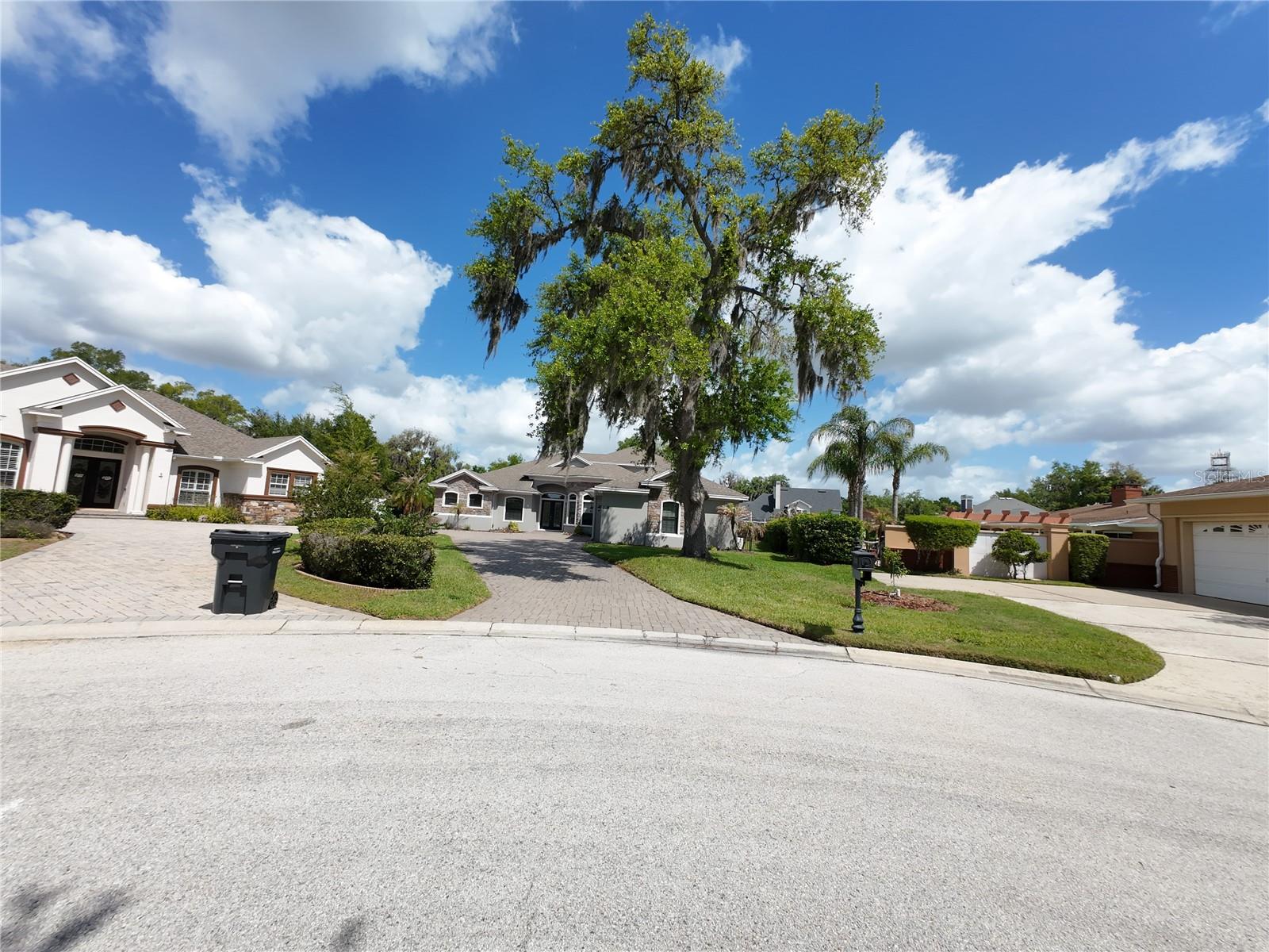 SOUTHERN OAKS - Residential