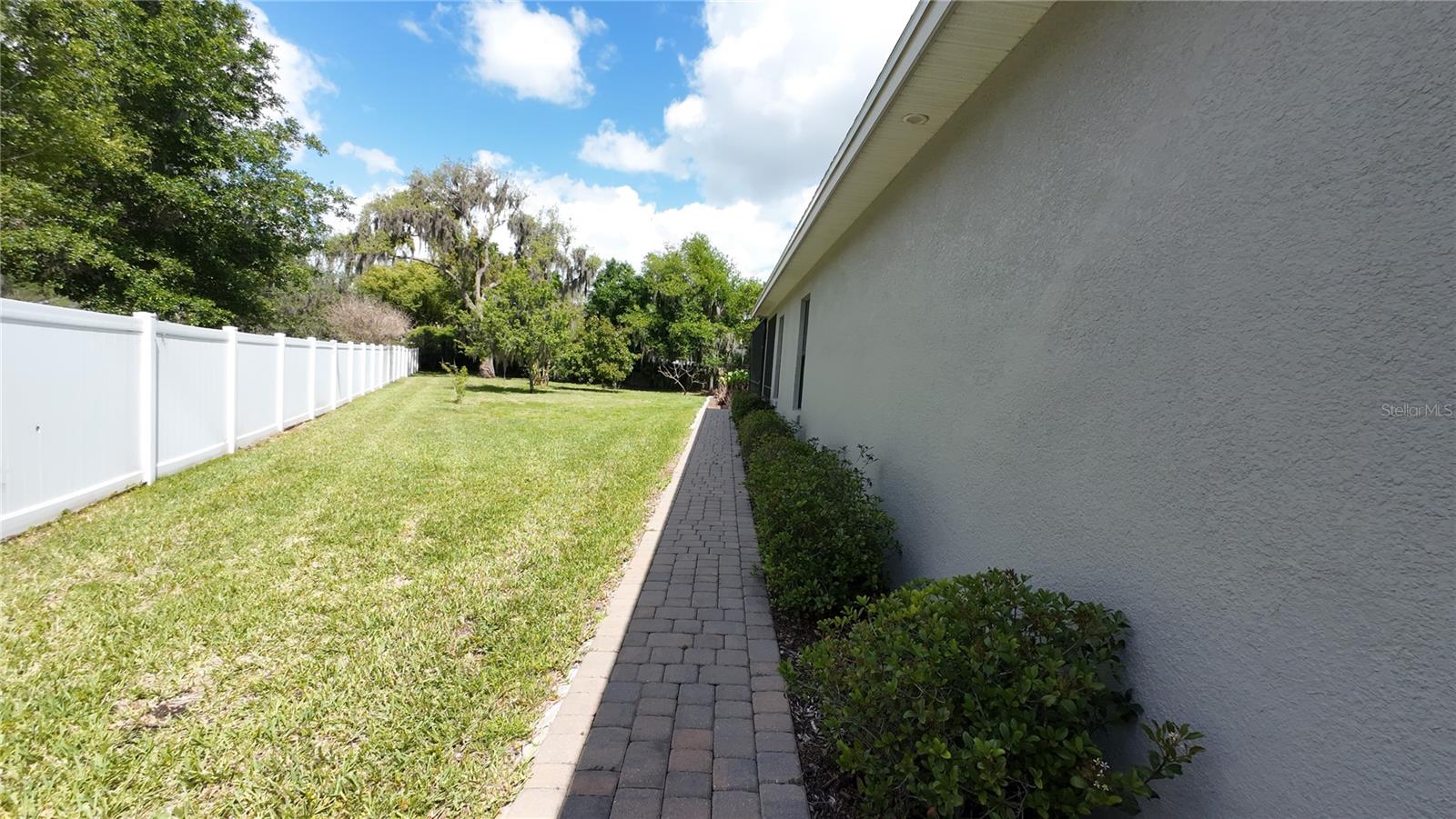 SOUTHERN OAKS - Residential