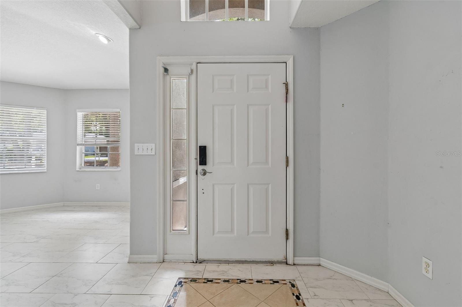 WHISPERING OAKS - Residential
