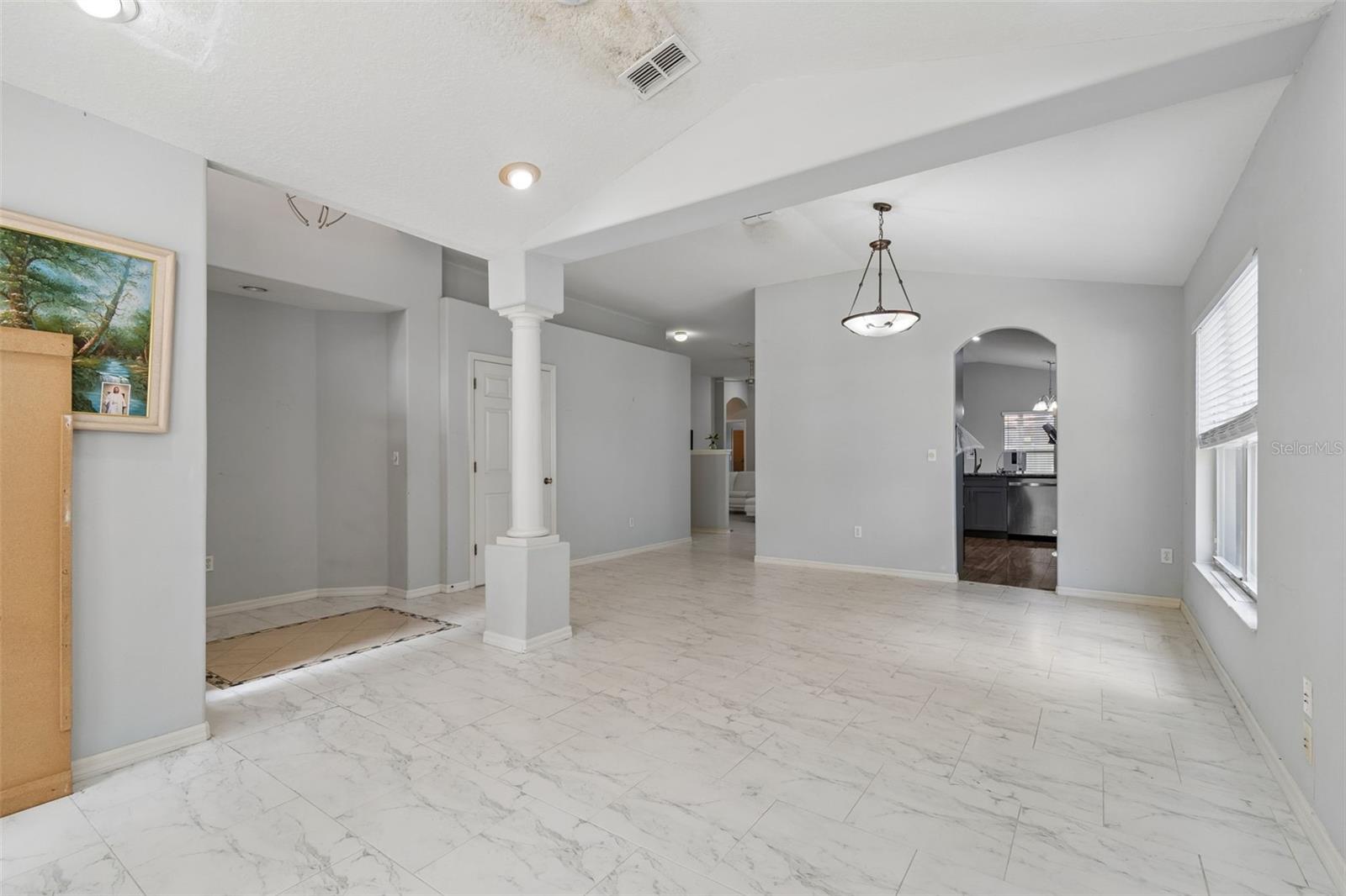 WHISPERING OAKS - Residential