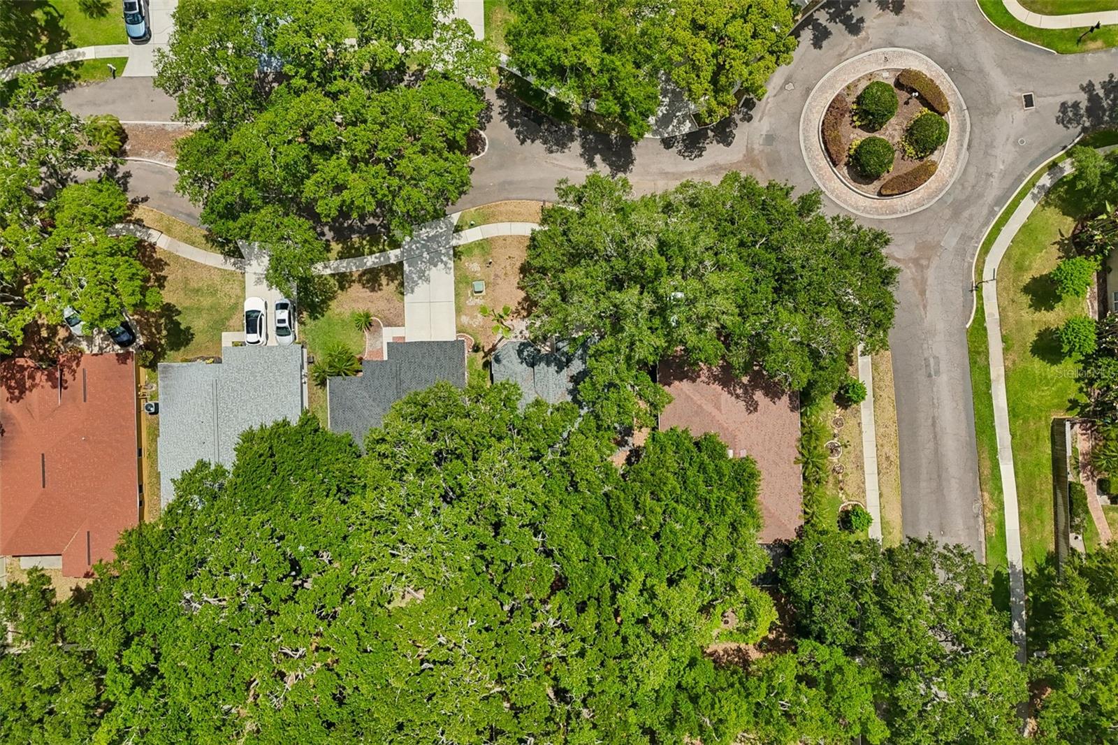 WHISPERING OAKS - Residential