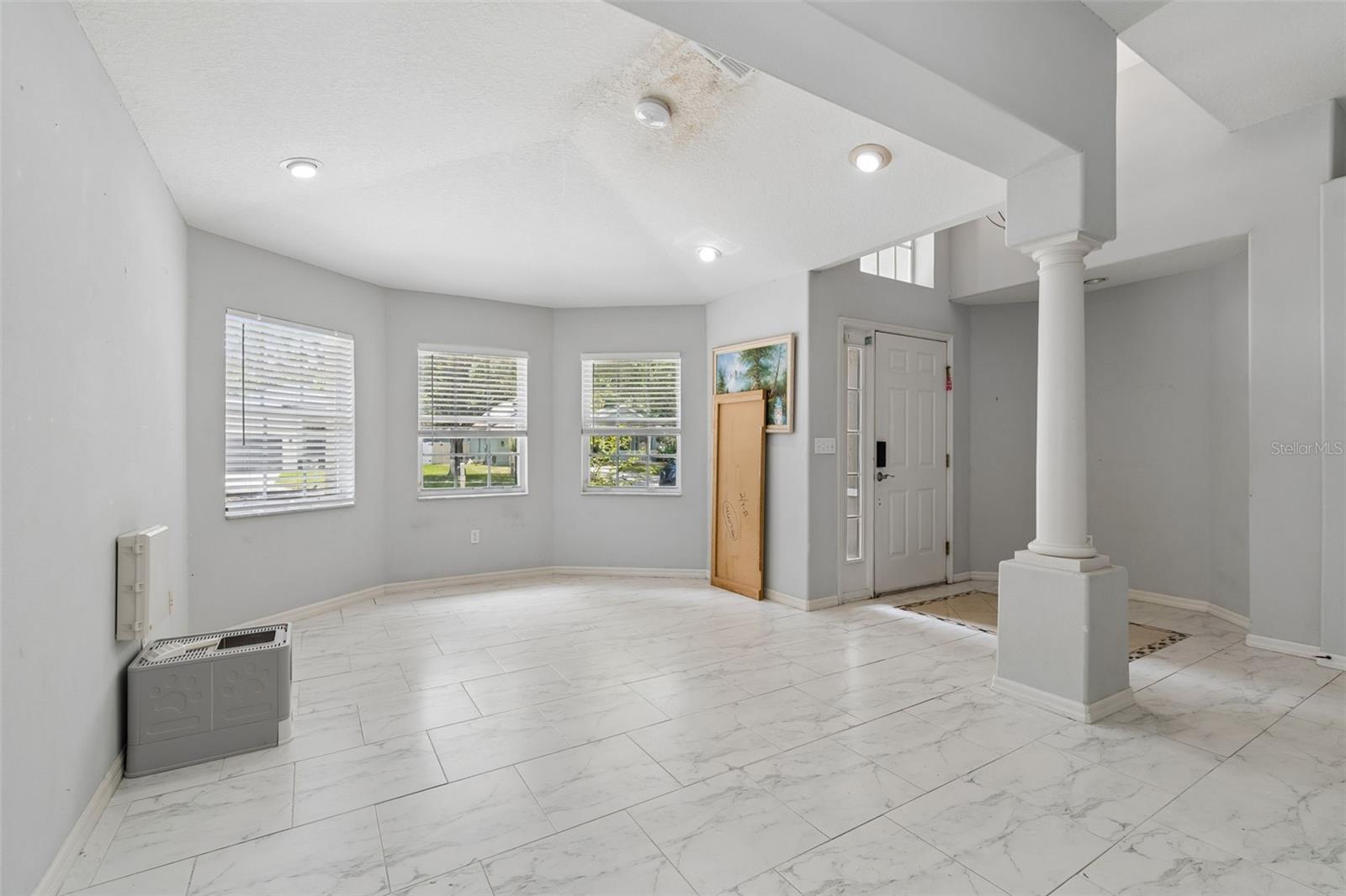 WHISPERING OAKS - Residential
