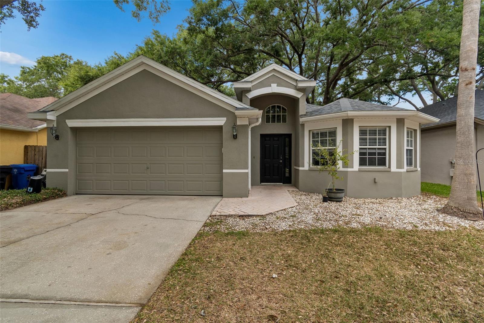 WHISPERING OAKS - Residential