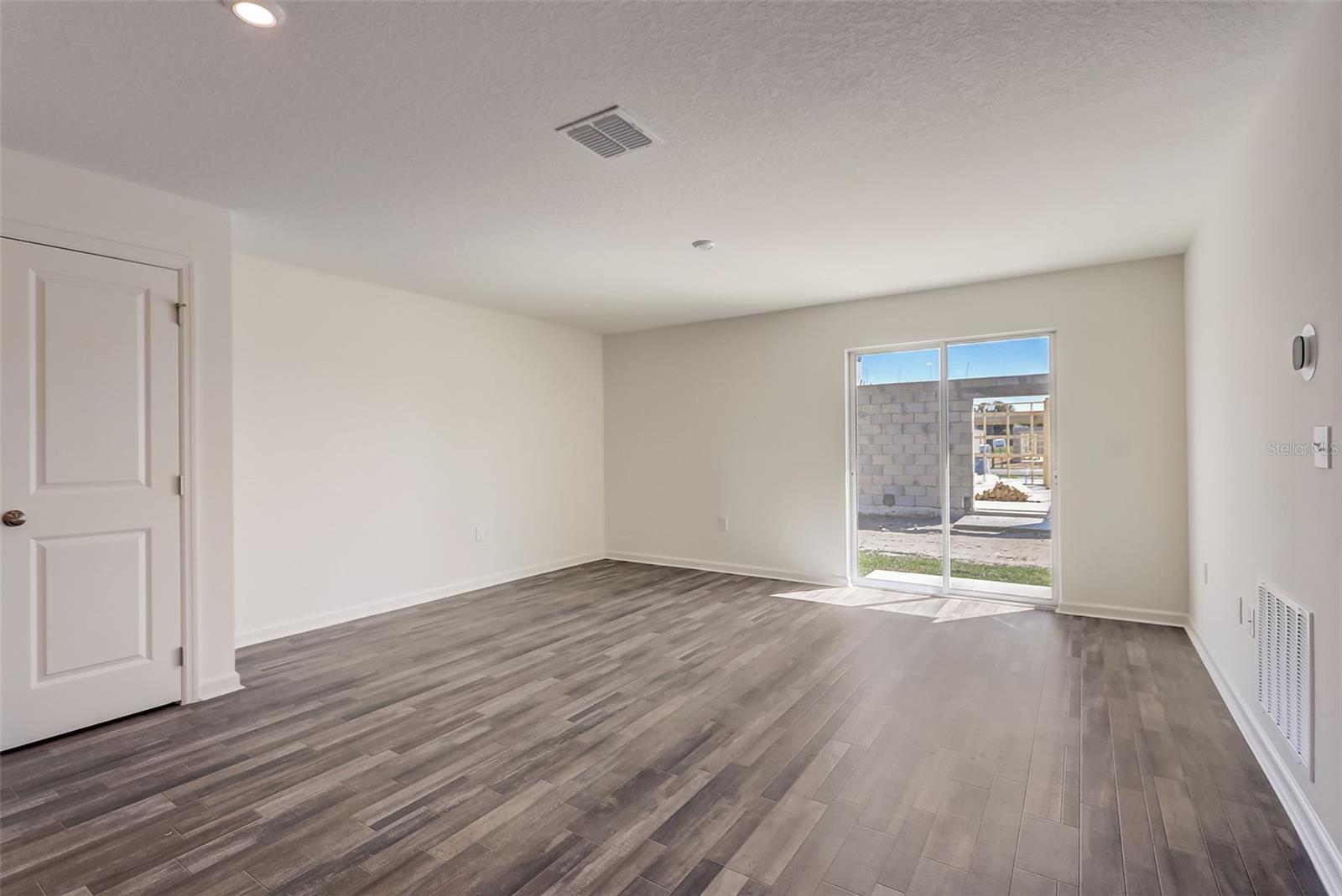 LAKEWOOD PARK - Residential