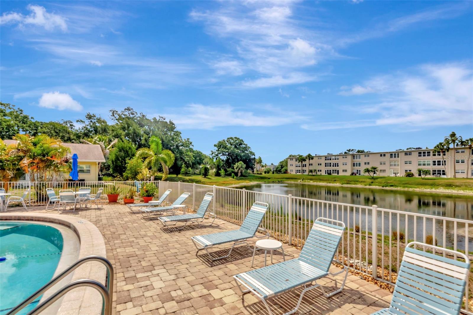 HEATHER HILL APTS - Residential