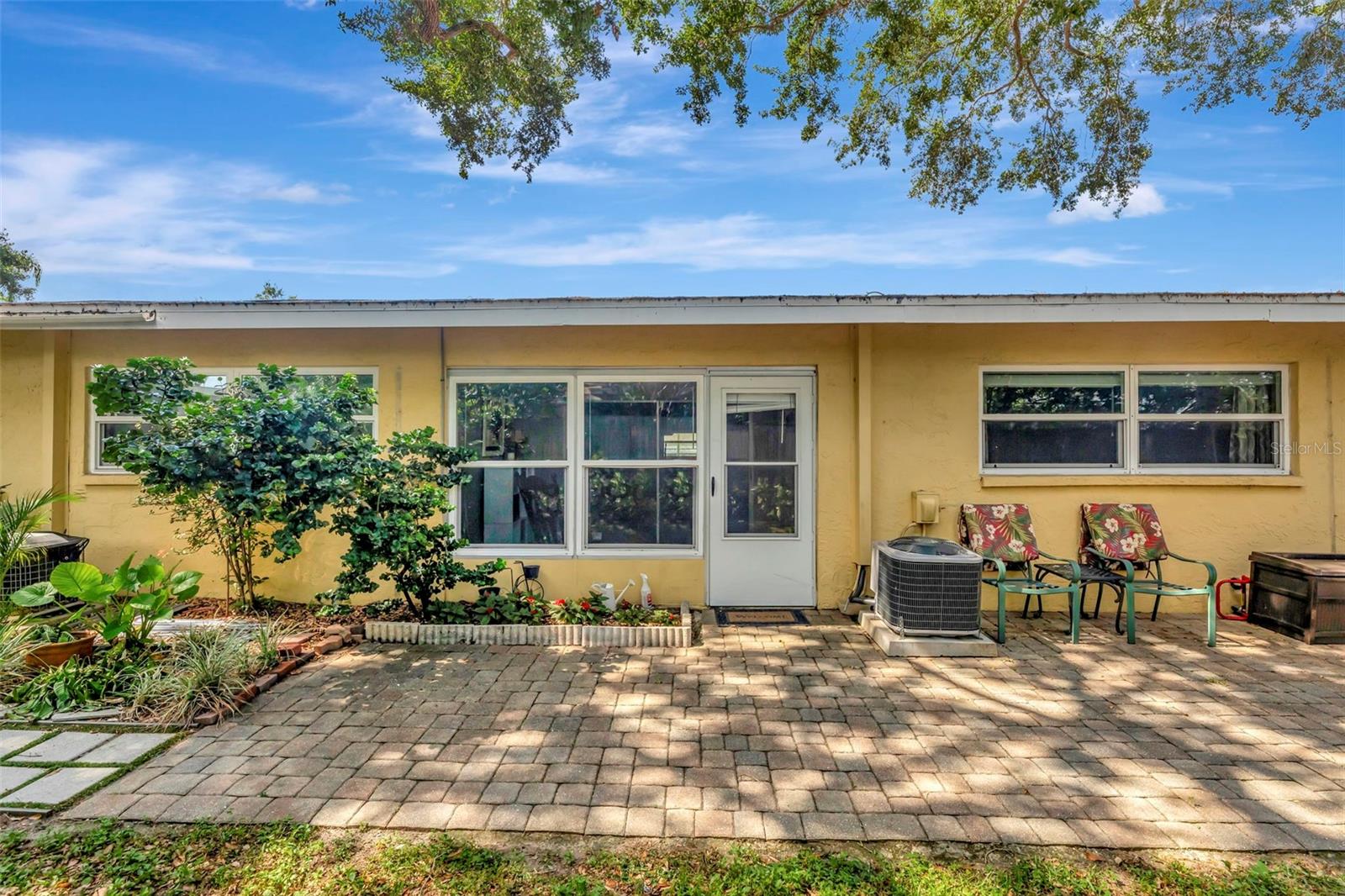 HEATHER HILL APTS - Residential