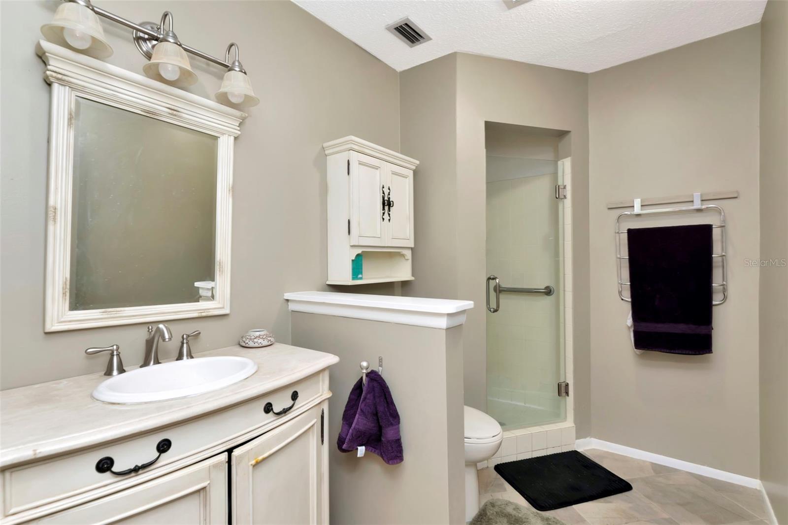 HEATHER HILL APTS - Residential