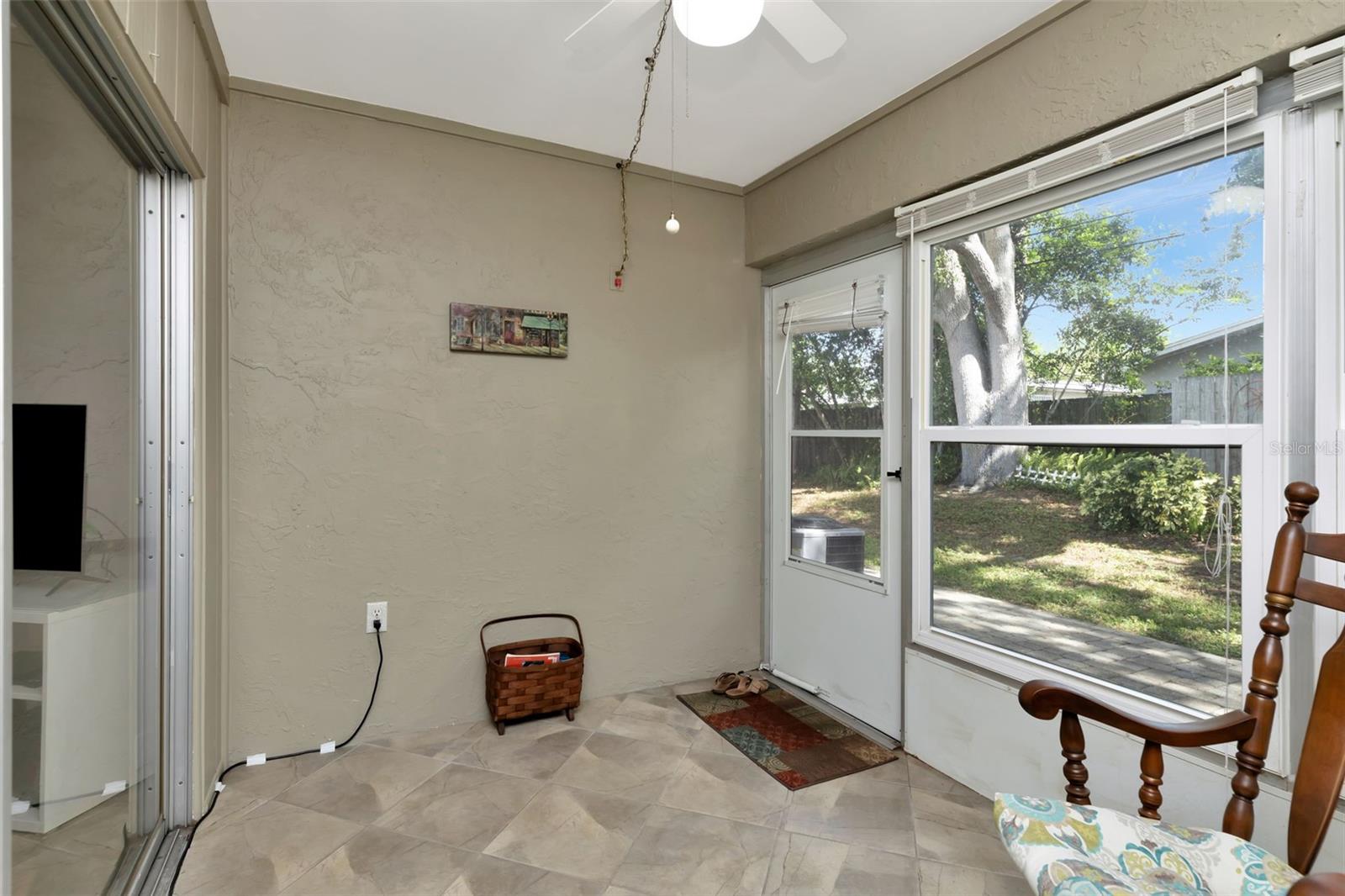 HEATHER HILL APTS - Residential