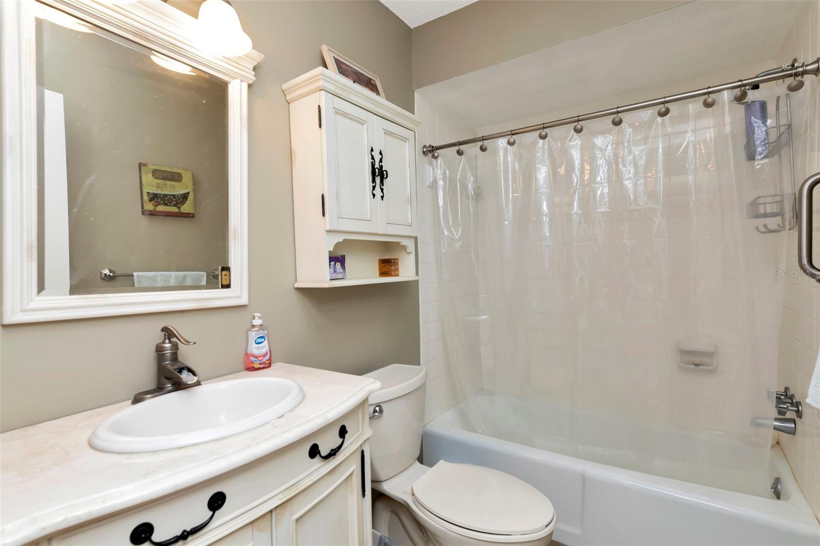 HEATHER HILL APTS - Residential