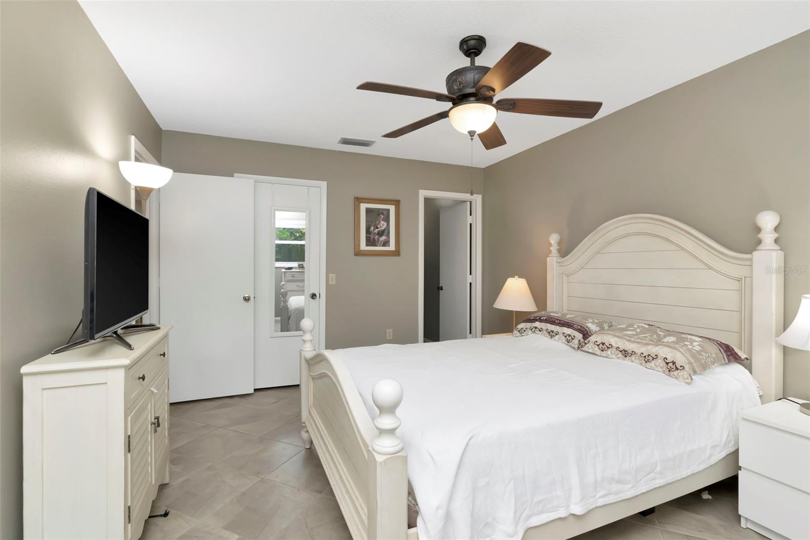 HEATHER HILL APTS - Residential