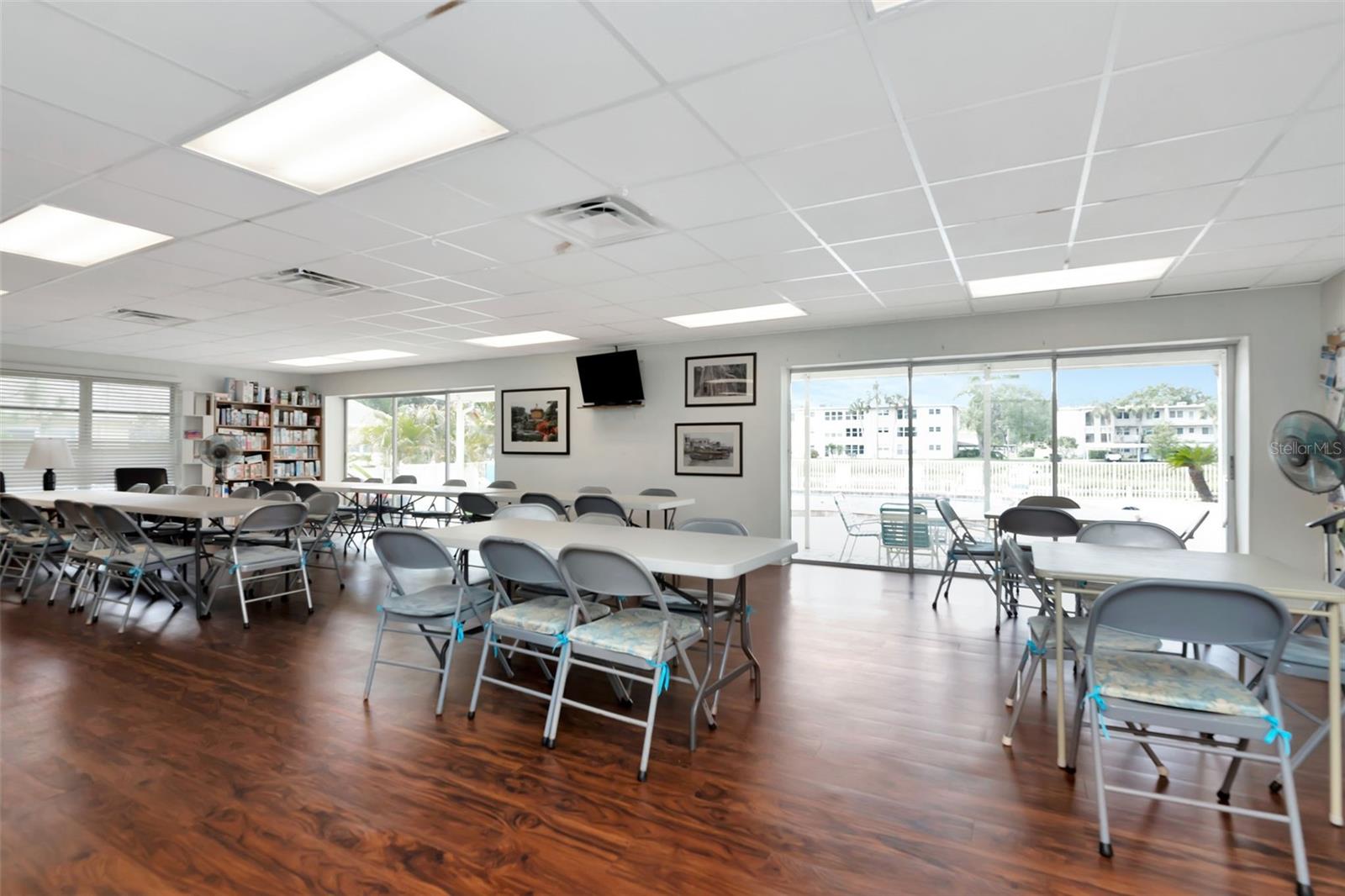 HEATHER HILL APTS - Residential