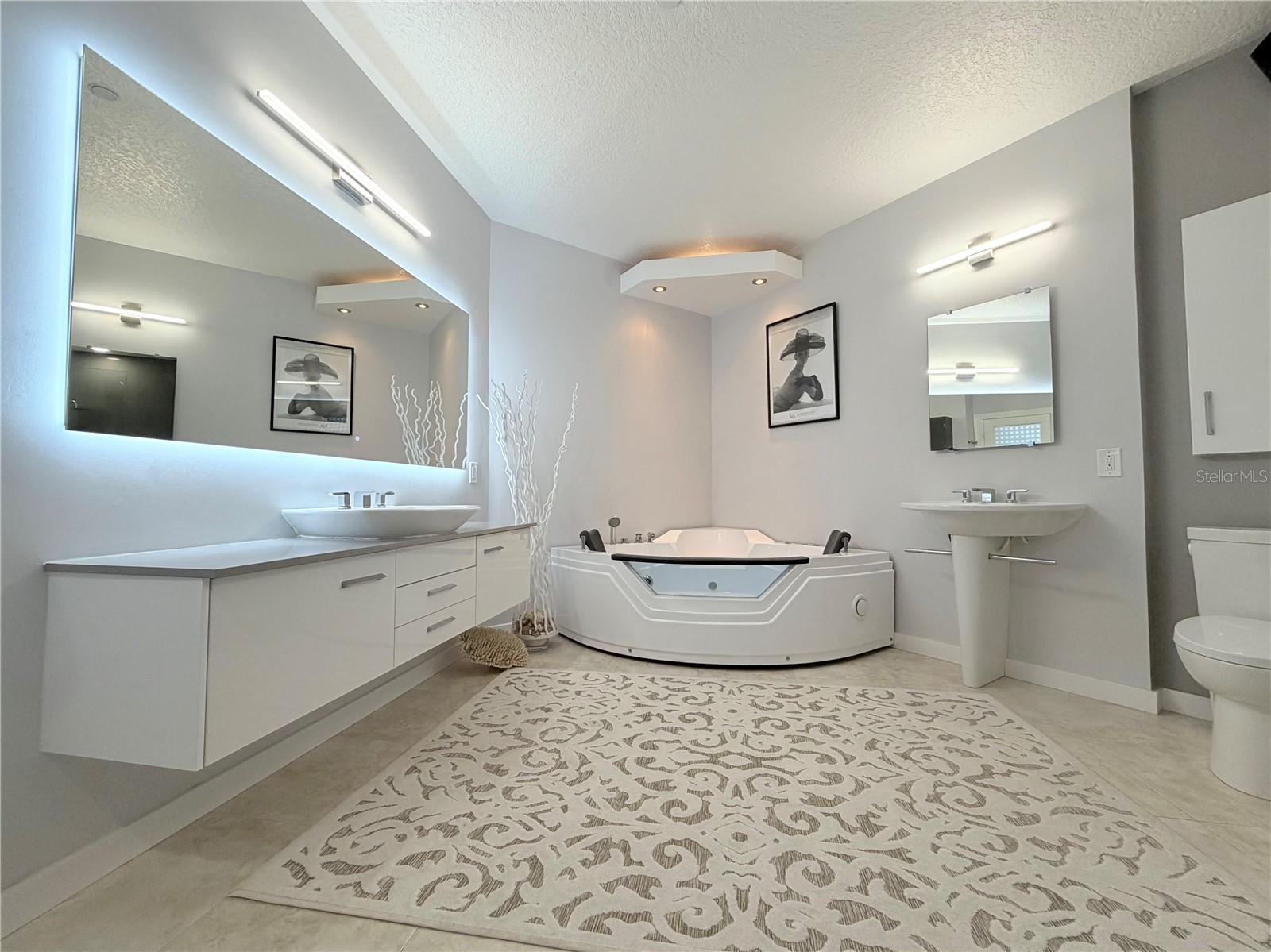 HIBISCUS-BY-THE-SEA CONDOMINIUM BLDG 2 UNIT 104 - Residential