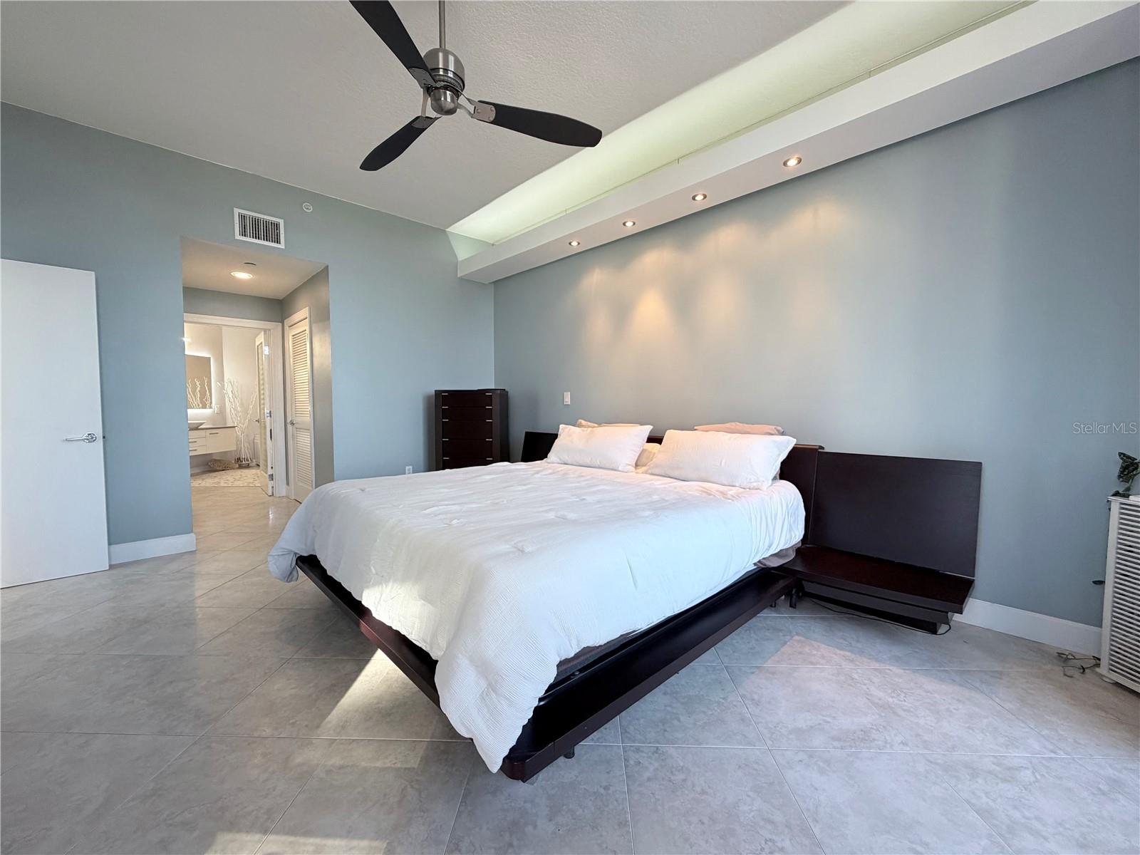HIBISCUS-BY-THE-SEA CONDOMINIUM BLDG 2 UNIT 104 - Residential