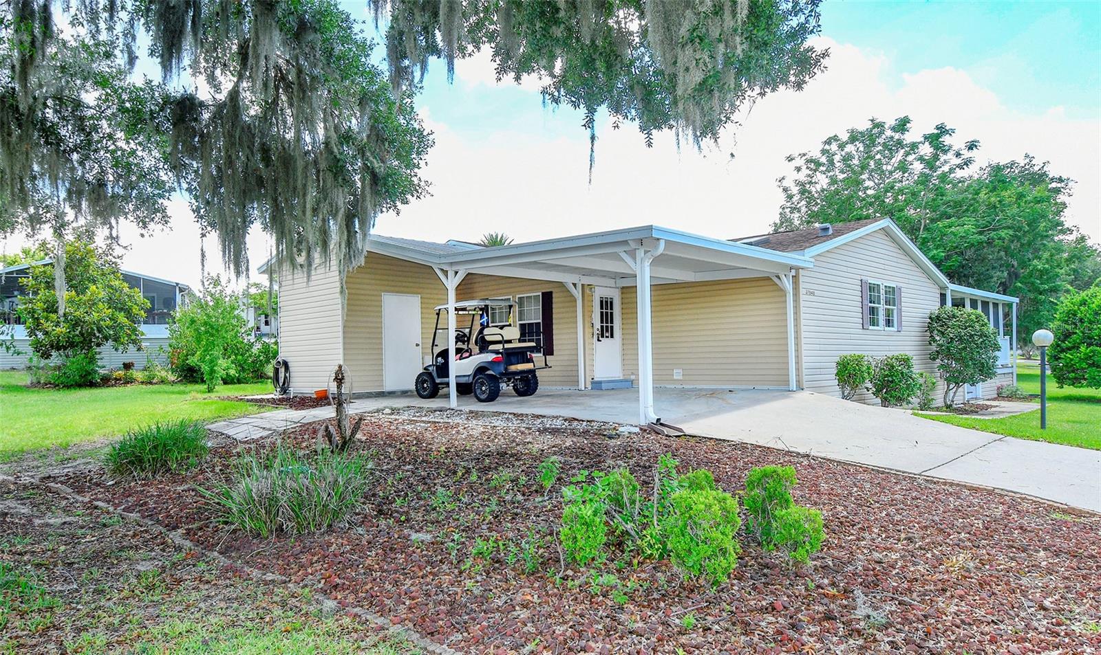 LAKE YALE ESTATES - Residential