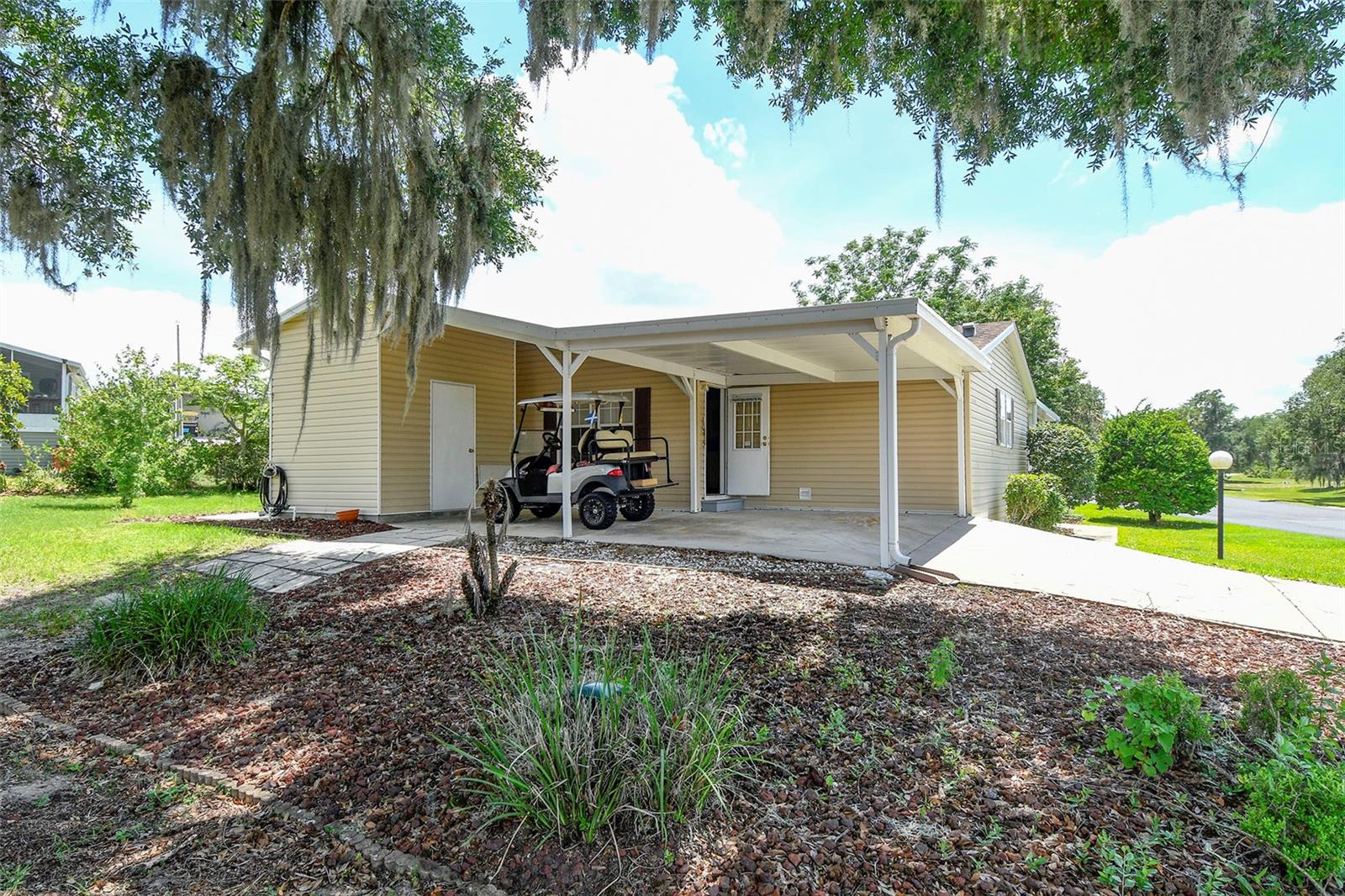 LAKE YALE ESTATES - Residential