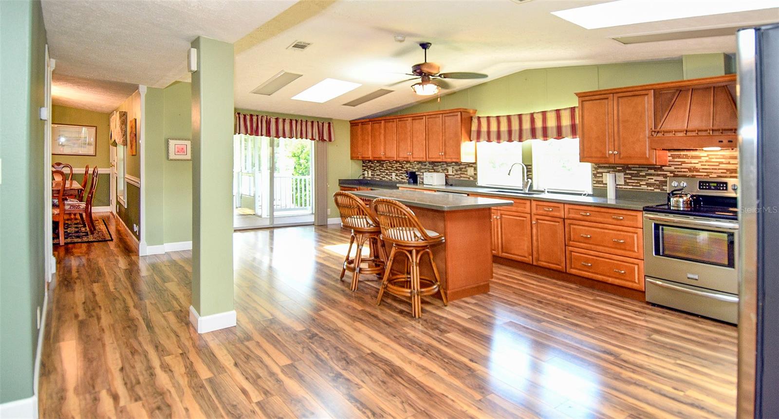 LAKE YALE ESTATES - Residential