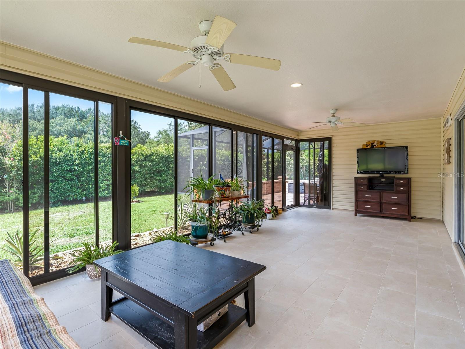 VILLAGE/FENNEY UN #8 - Residential