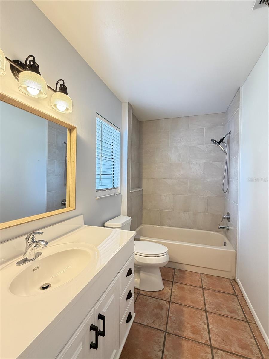 HUNTERS TRACE - Residential