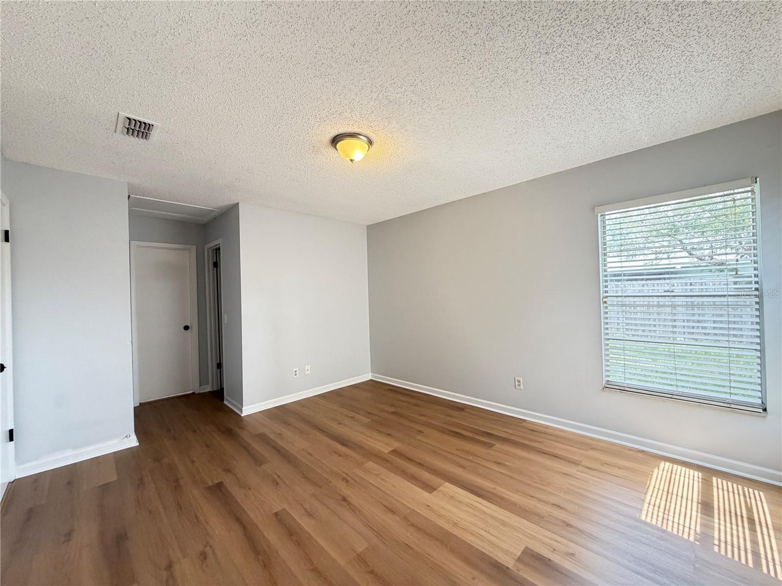 HUNTERS TRACE - Residential