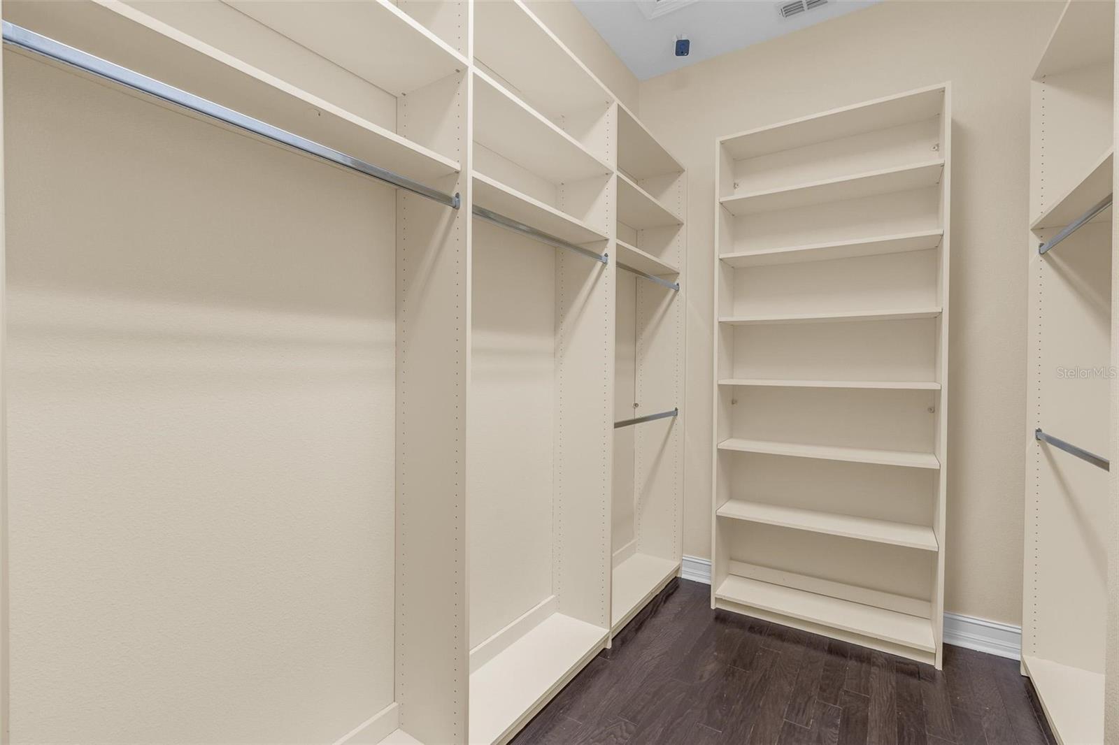 CASA DEL LAGO-REPLAT - Residential