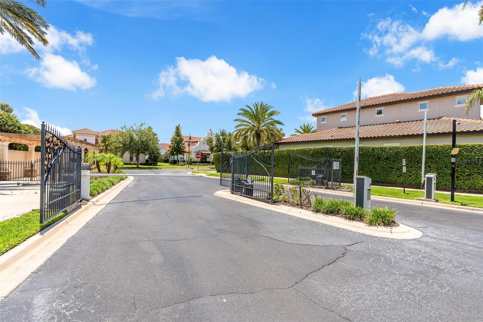CASA DEL LAGO-REPLAT - Residential