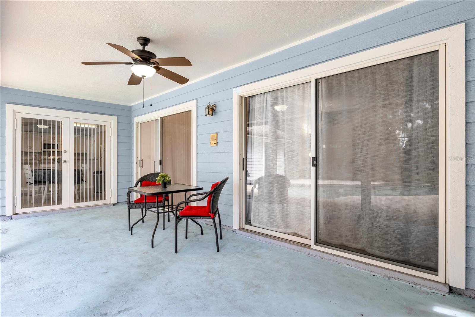 COUNTRY CLUB OAKS - Residential