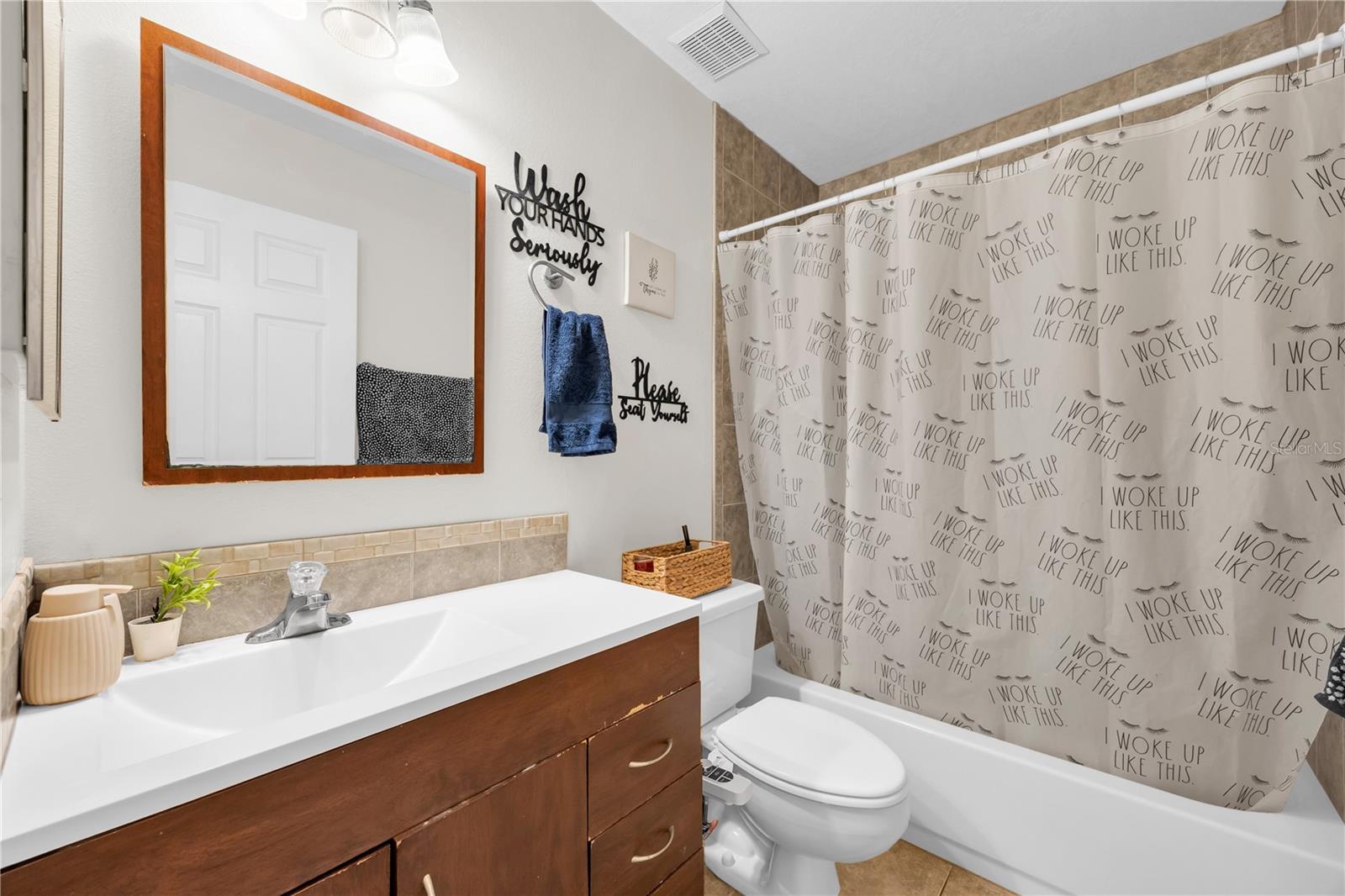 COUNTRY CLUB OAKS - Residential