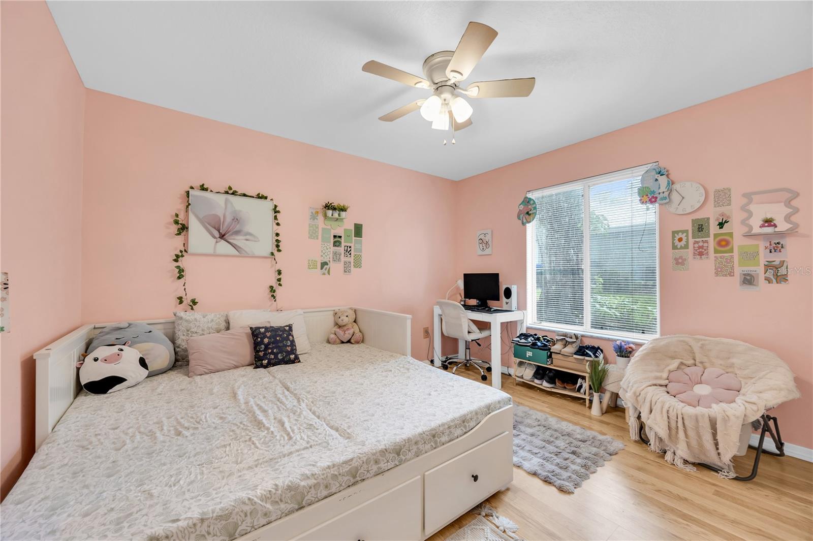 COUNTRY CLUB OAKS - Residential