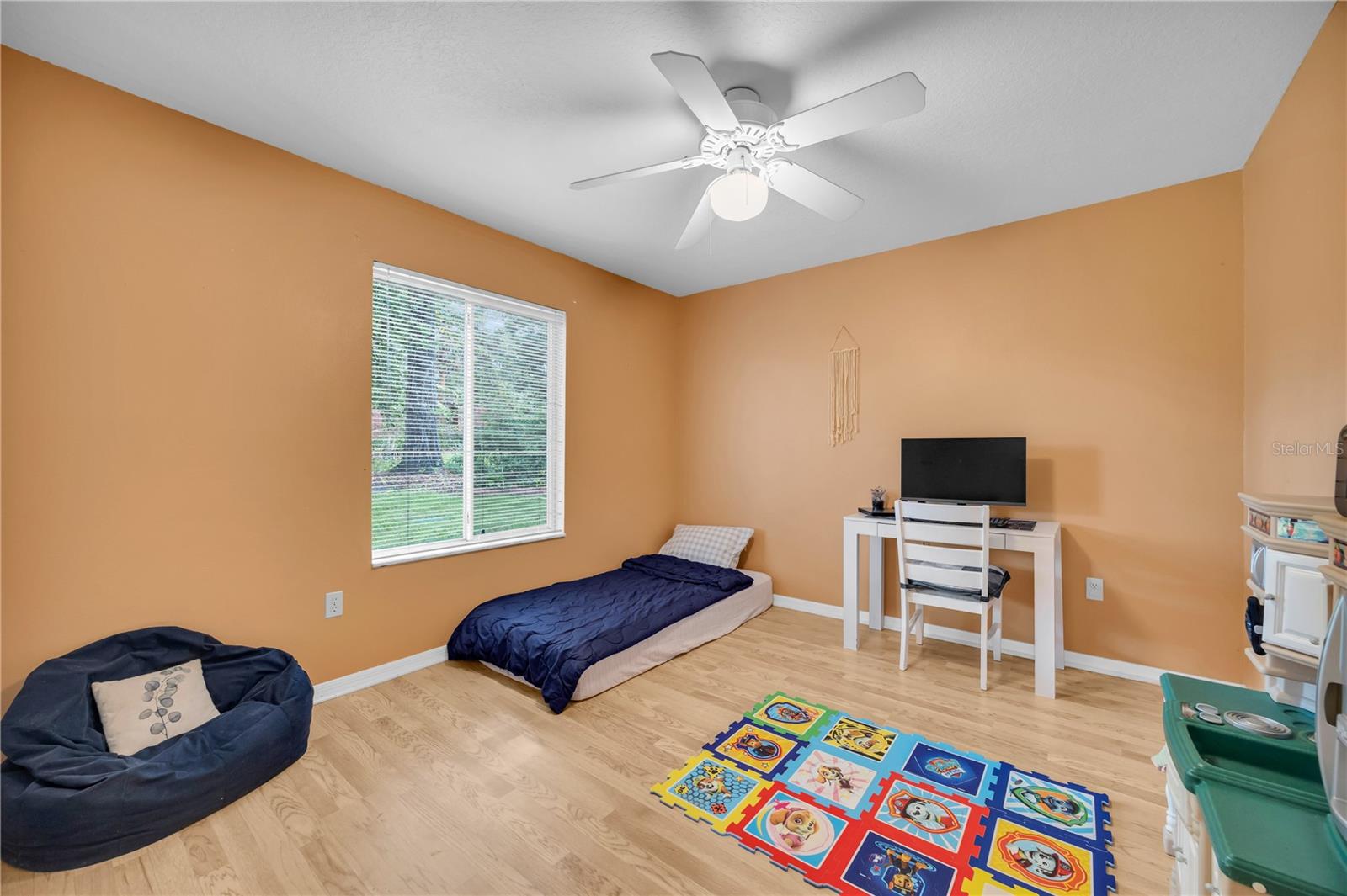 COUNTRY CLUB OAKS - Residential