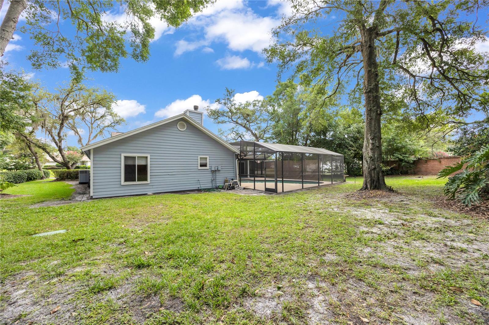 COUNTRY CLUB OAKS - Residential