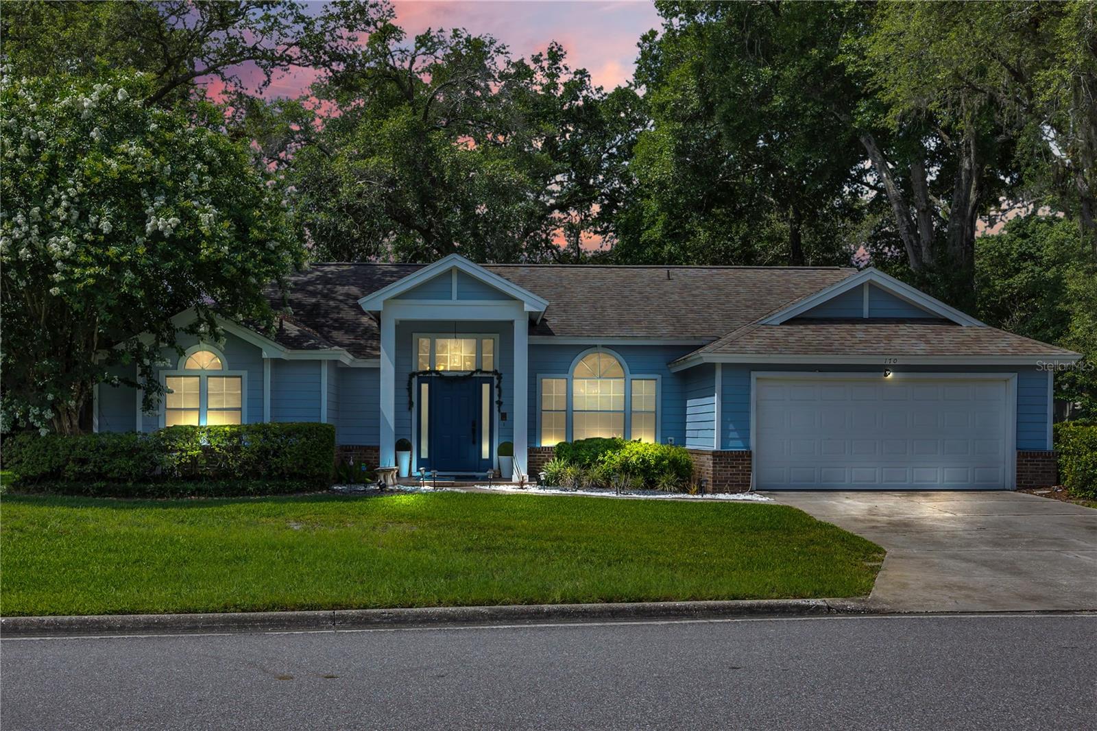 COUNTRY CLUB OAKS - Residential