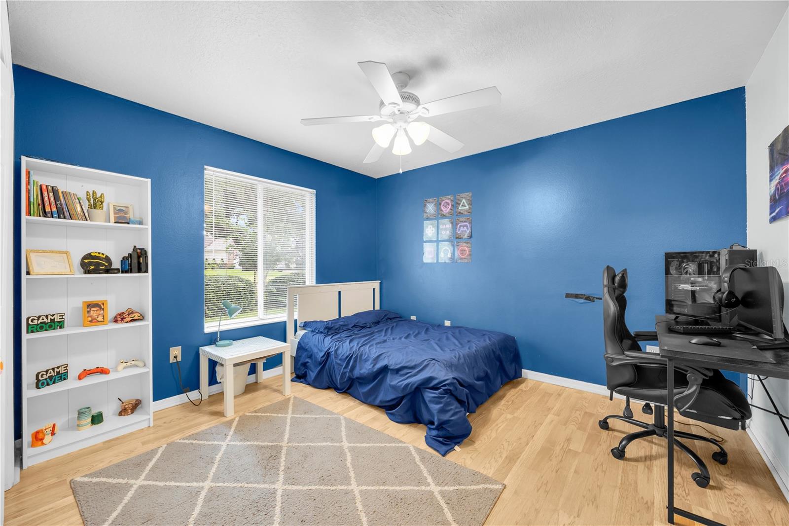 COUNTRY CLUB OAKS - Residential