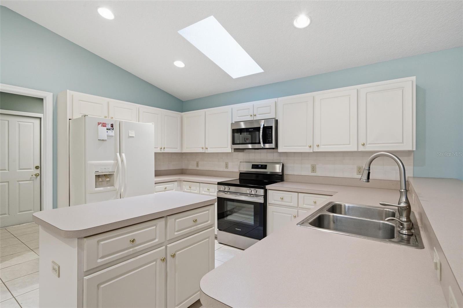 CAMBRIDGE GREENS CITRUS HILLS - Residential