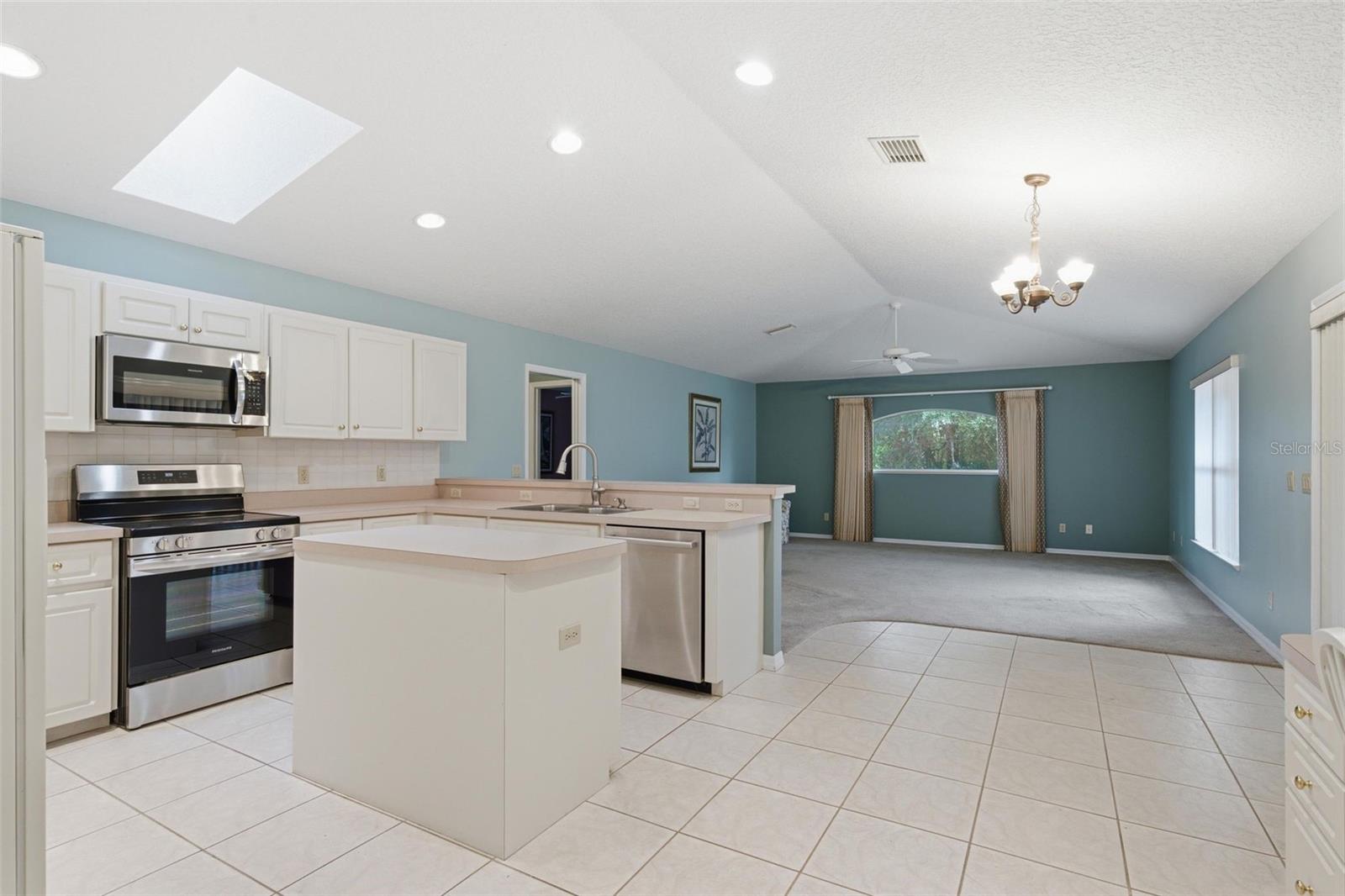 CAMBRIDGE GREENS CITRUS HILLS - Residential