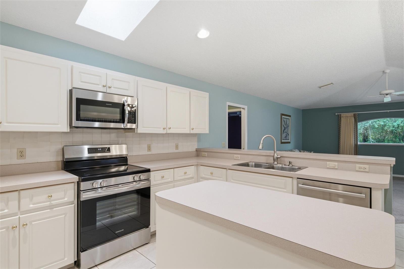 CAMBRIDGE GREENS CITRUS HILLS - Residential