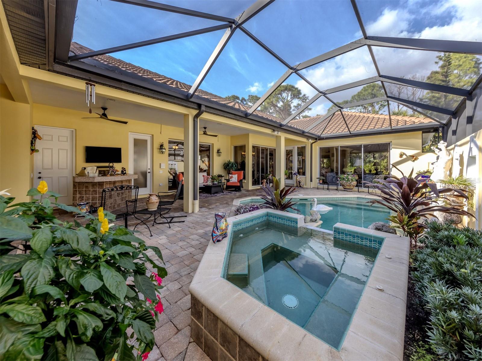 VENICE GOLF & COUNTRY CLUB - Residential