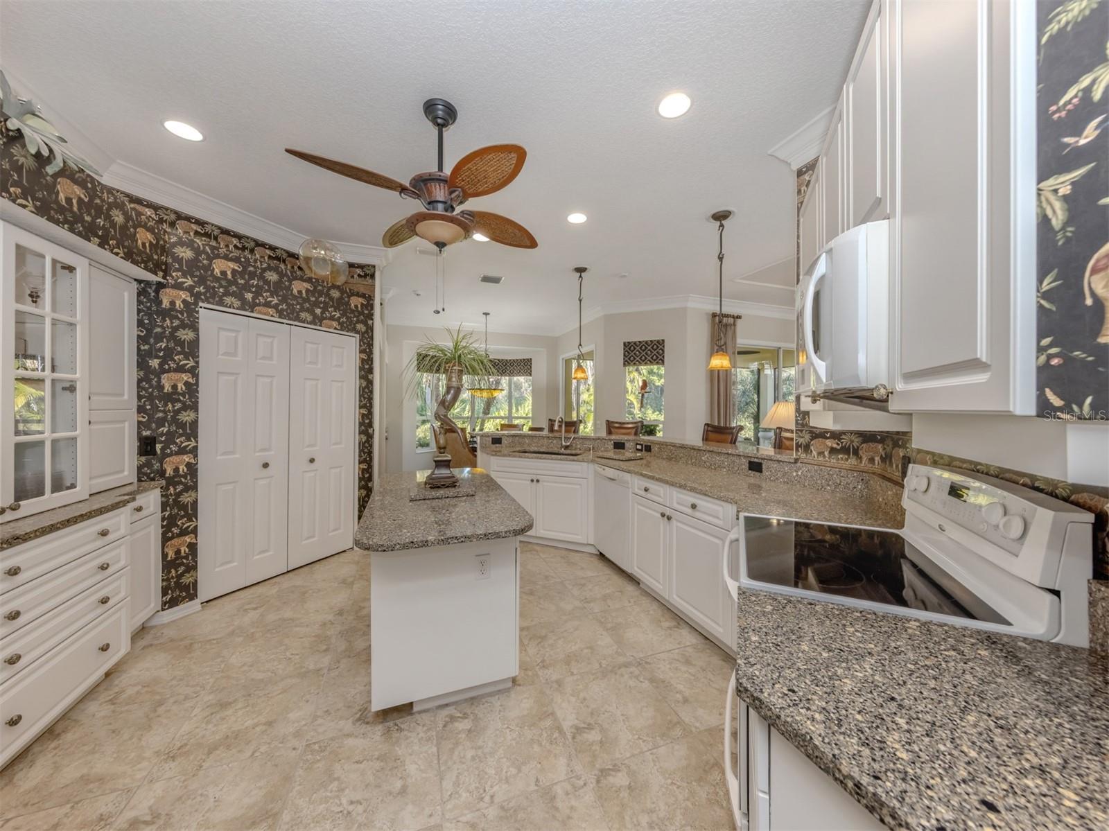 VENICE GOLF & COUNTRY CLUB - Residential