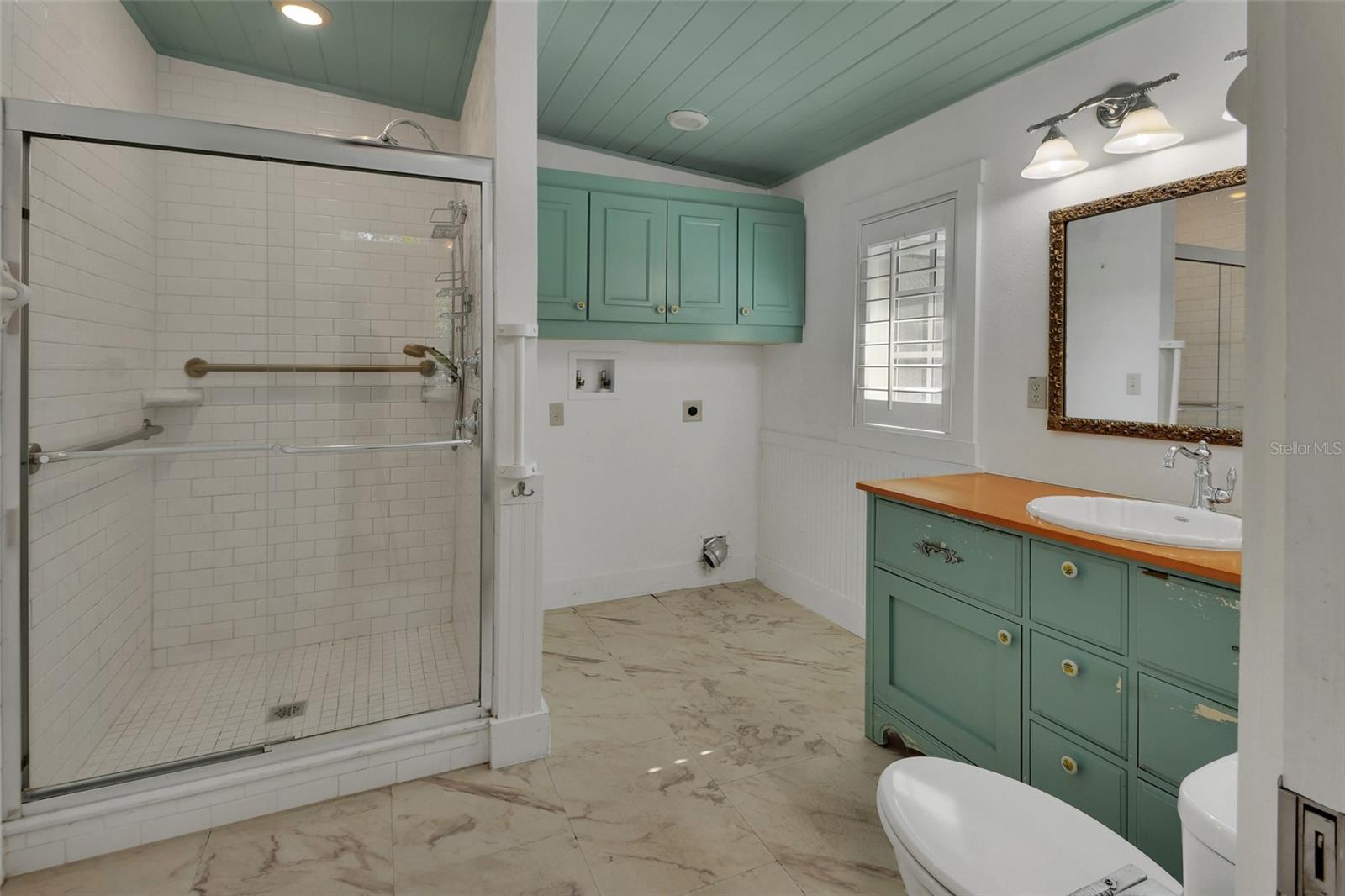 ACREAGE IN 8104 - Residential